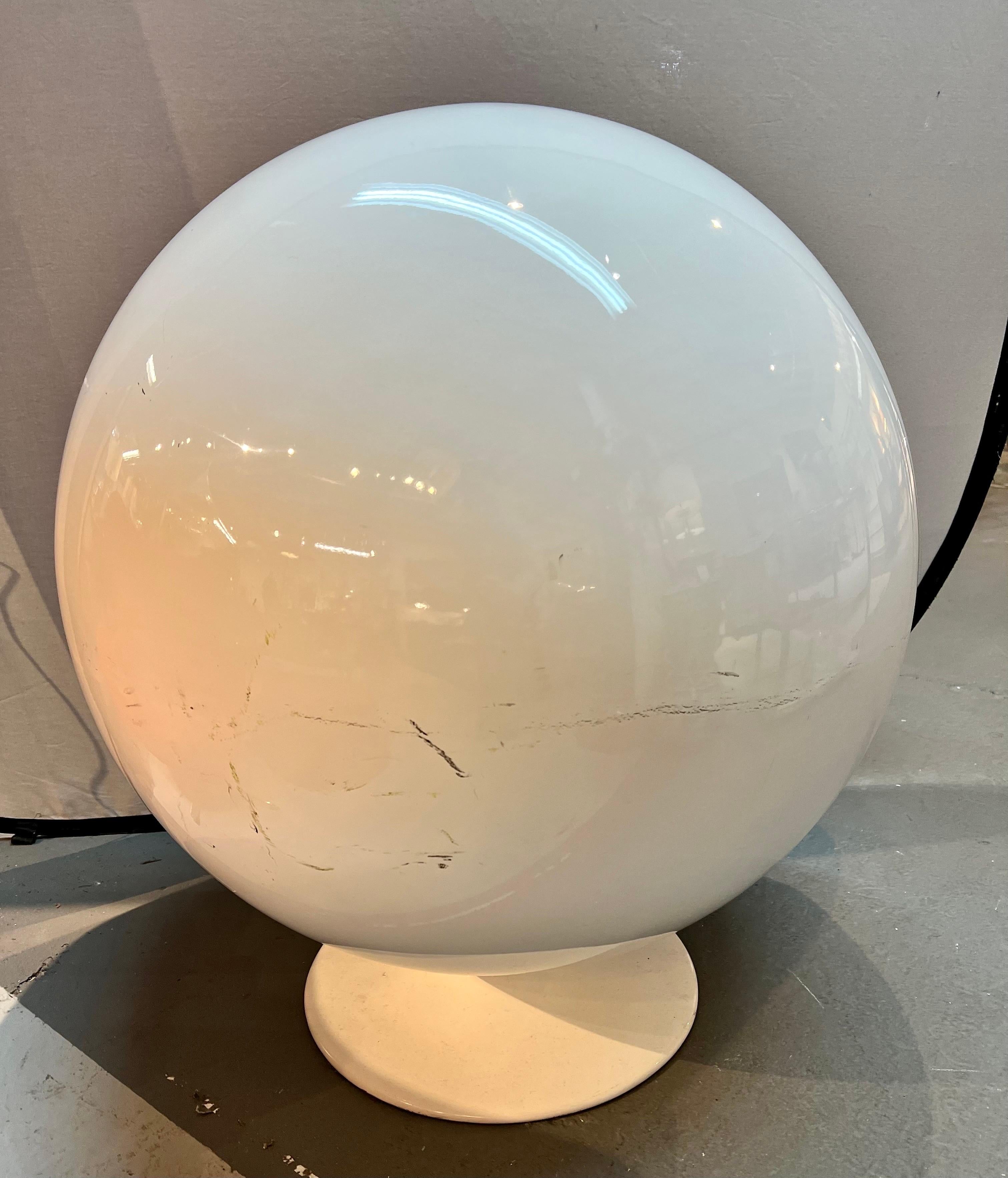 Mid-Century Modern Child’s Eero Aarnio Style Swivel Ball Chair Red and White