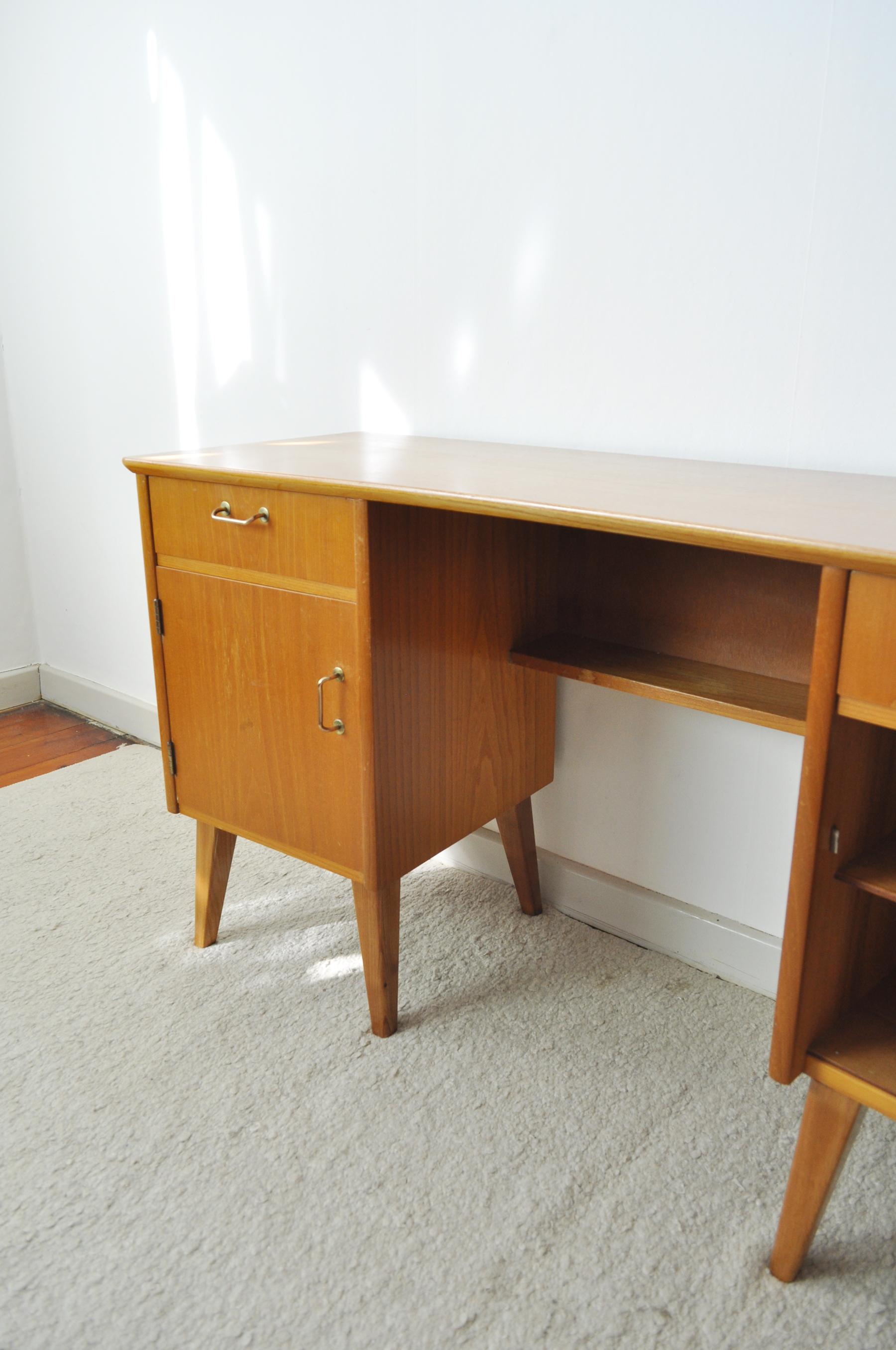 Childs Executive Desk in Ash with Bowed Top, 1950s 4