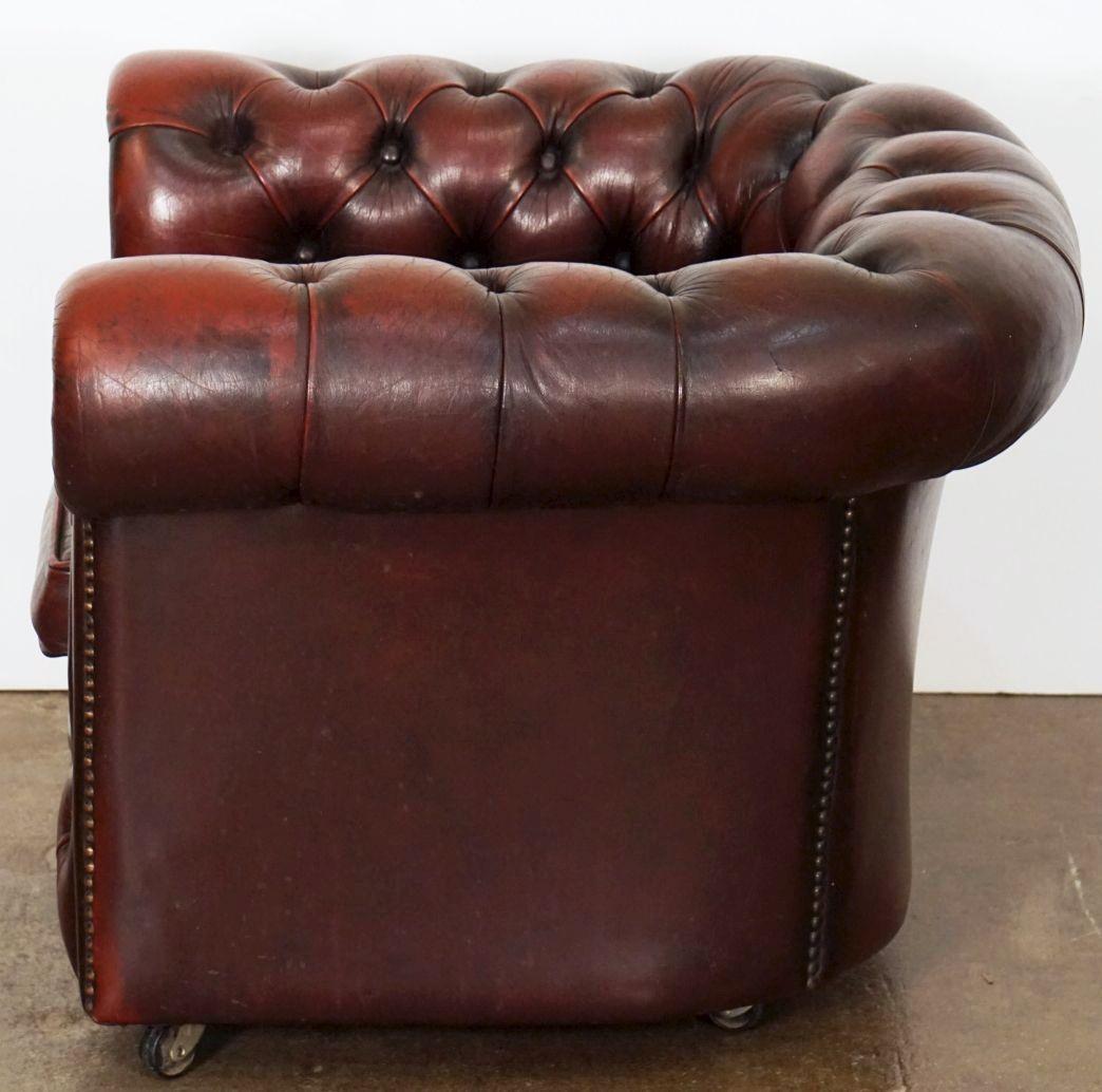 Fauteuil club en cuir d'enfant Chesterfield d'Angleterre en vente 2