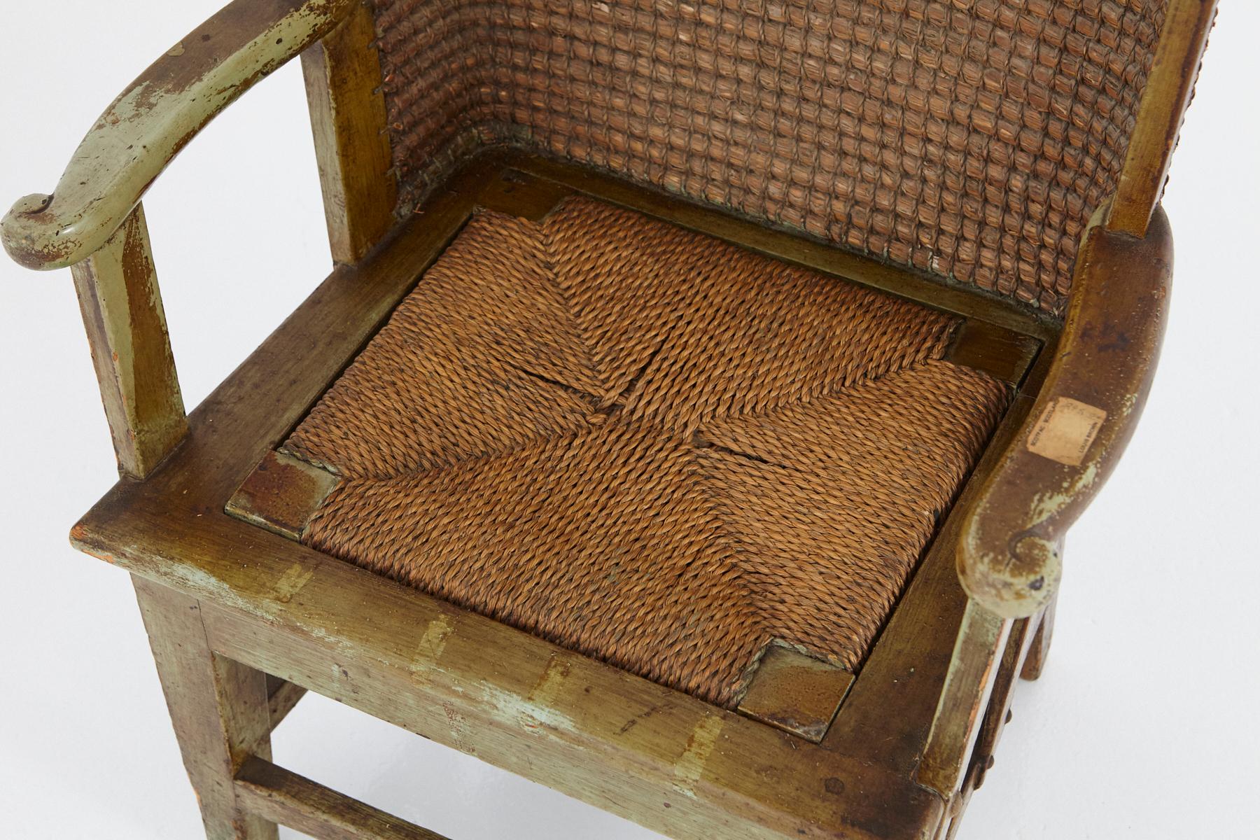 Child's Orkney Chair with Hand Woven Straw Back, Scotland, 19th Century In Good Condition For Sale In Pau, FR