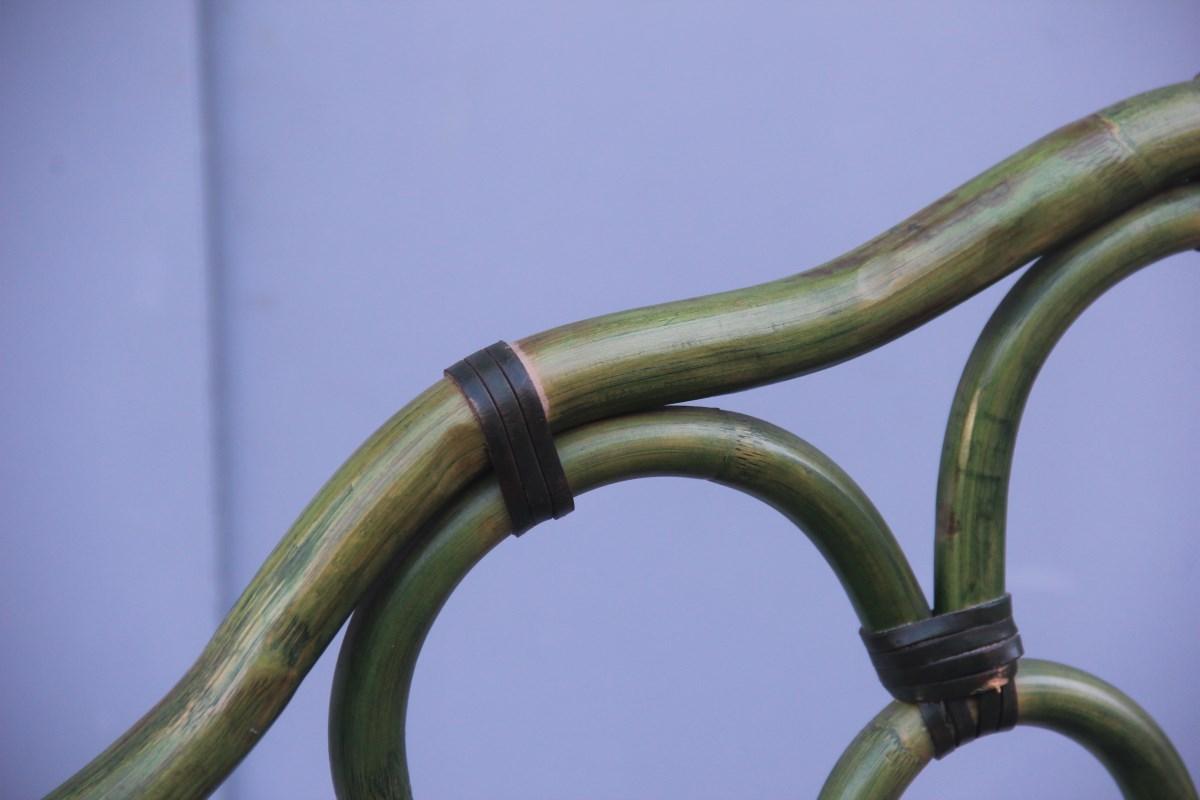 Fin du 20e siècle Lit simple en bambou courbé pour enfant, design italien vert, années 1970 en vente