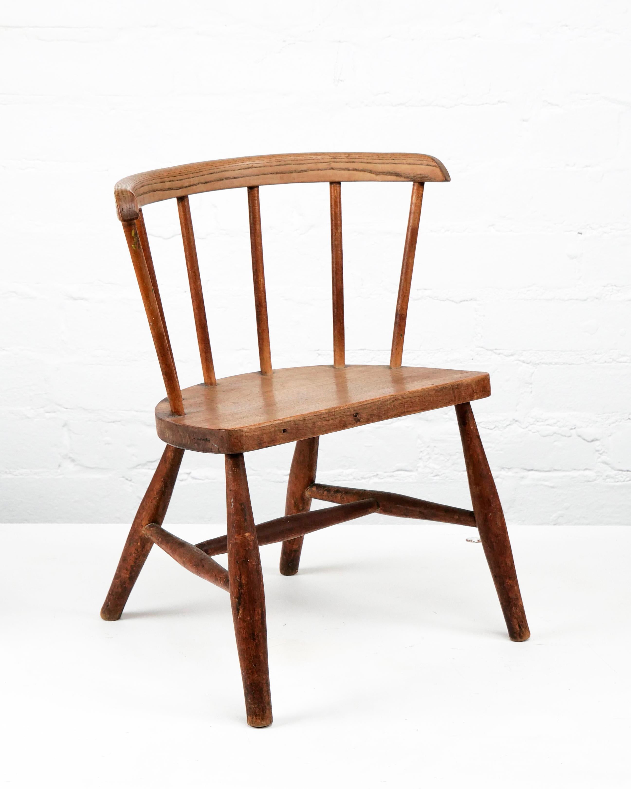 Pretty little child's chair.

Elm. Original unrestored.

Dimensions: W 39.5 cm, D 33 cm, H 47 cm, seat H 27 cm; Wt 1.9 kg

Shipping info: Package details approx.: 50x45x55cm, 4kg

Viewing and collection can be arranged at our shop/gallery in