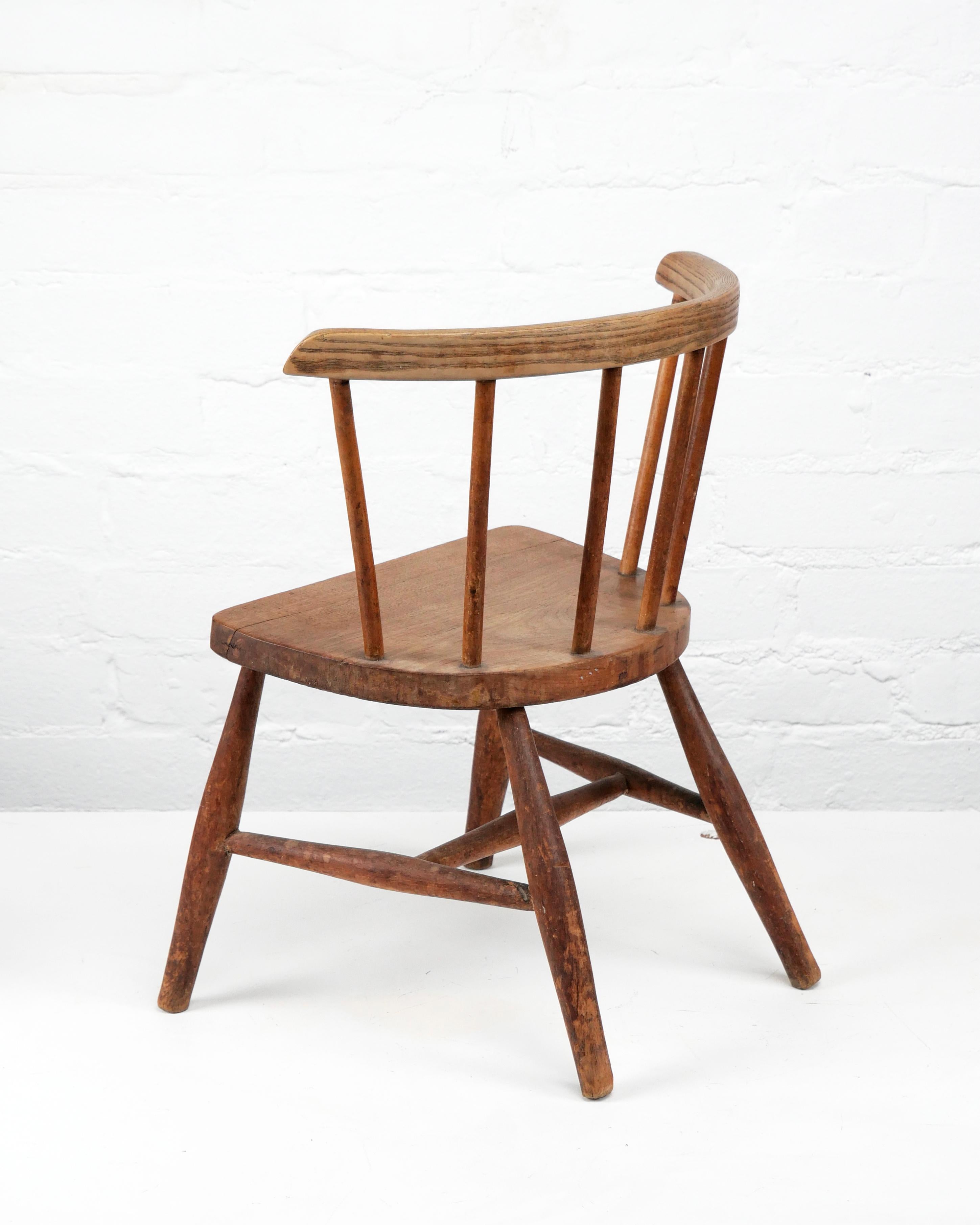 Child's spindle-back chair ercol george nakashima style elm mid century Bon état - En vente à London, GB