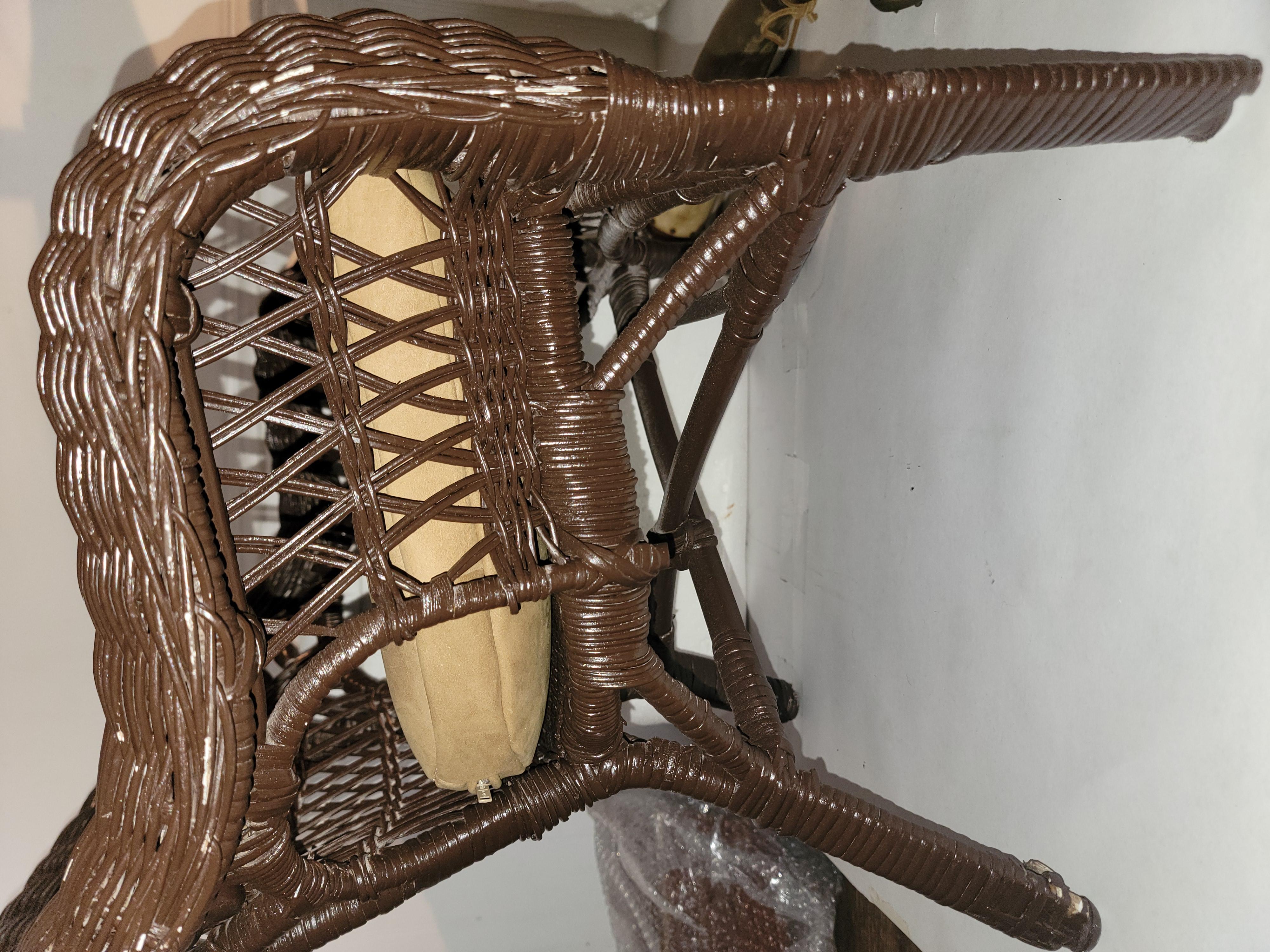 Milieu du XXe siècle Child & Child Wicker Chair W/  Coussin en cuir en vente