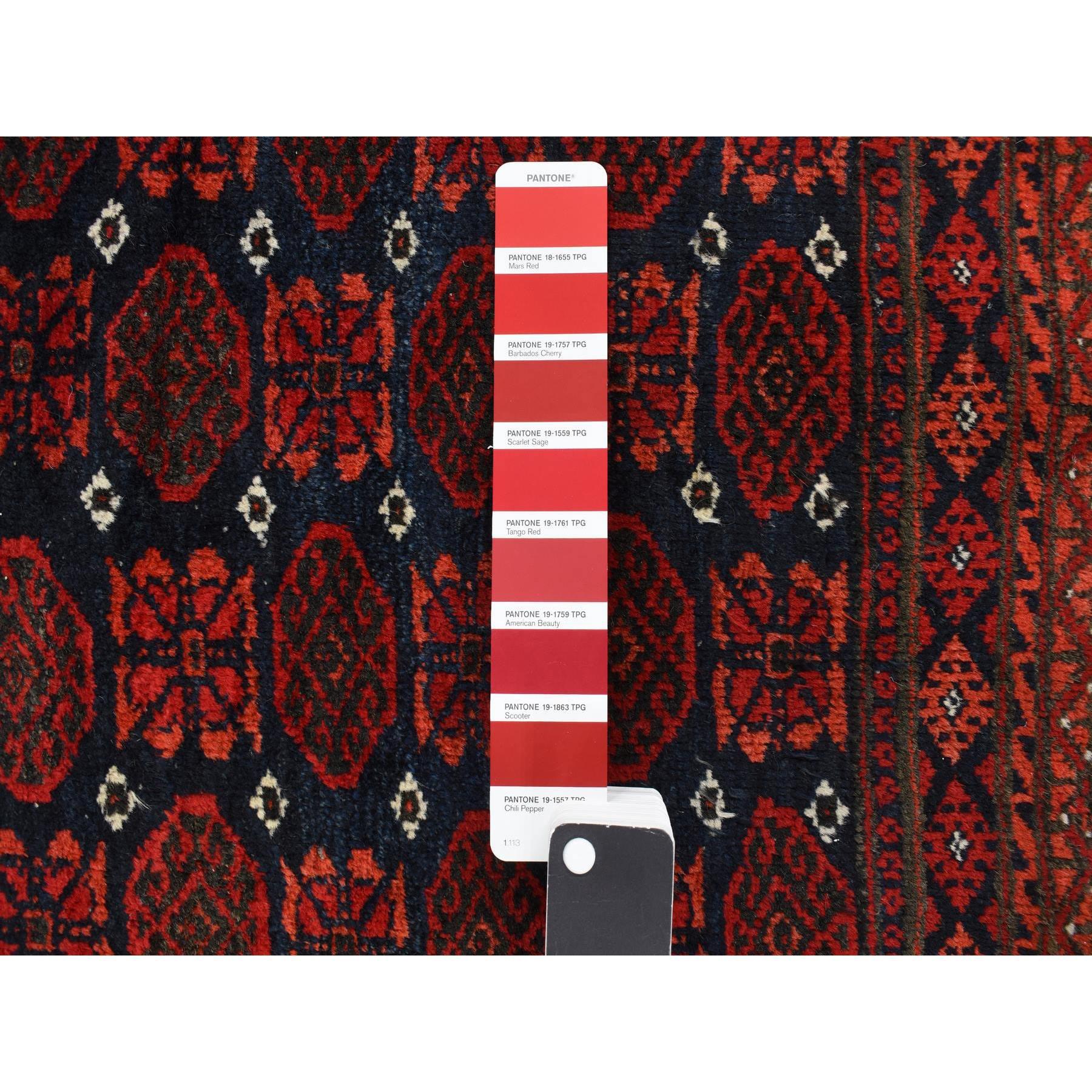 Perse Tapis persan ancien Baluch Prayer Design en pure laine nouée à la main rouge Chili en vente