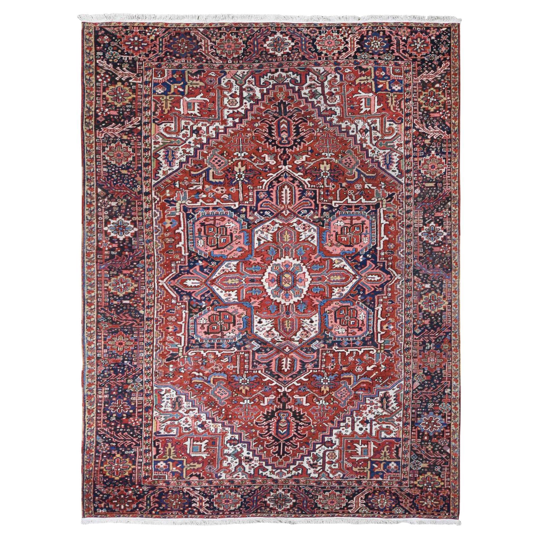 Roter antiker persischer, handgeknüpfter Heriz-Teppich aus reiner Wolle in Vollflor