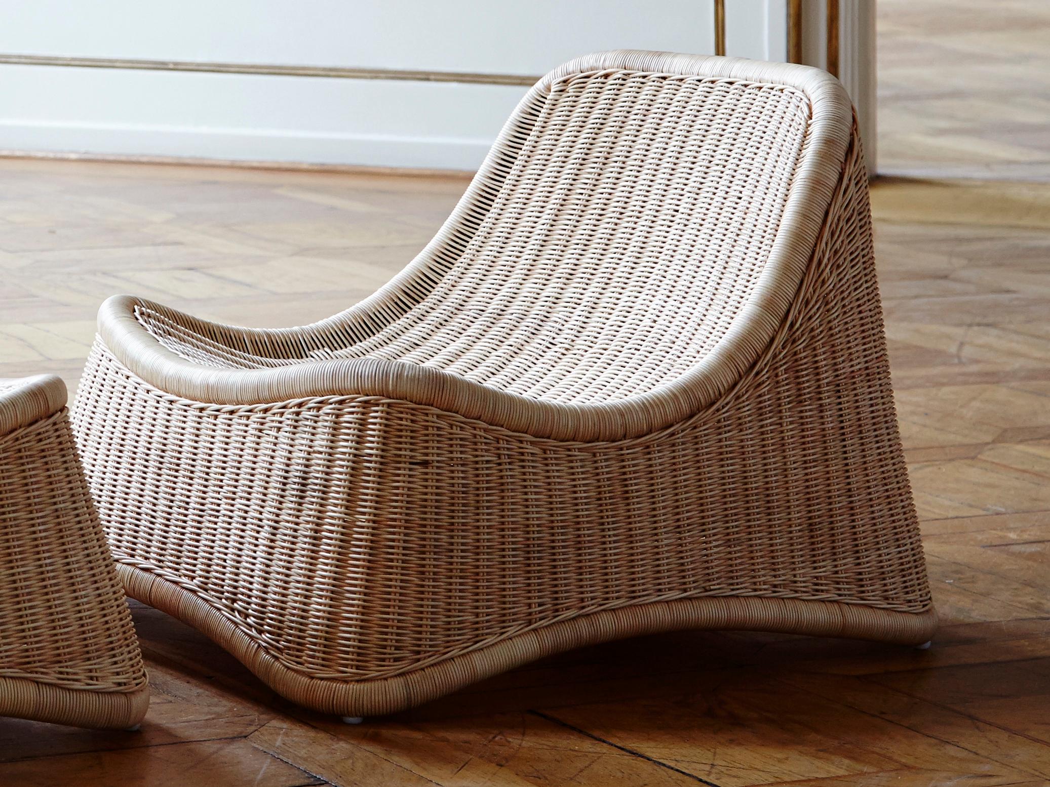 Copenhagen. She left in 1946, and the same year she founded her own design studio with her husband Jorgen Ditzel.
The particular and ergonomic shape of this rattan chair ensures incredible comfort.

This Scandinavian outdoor armchair is made