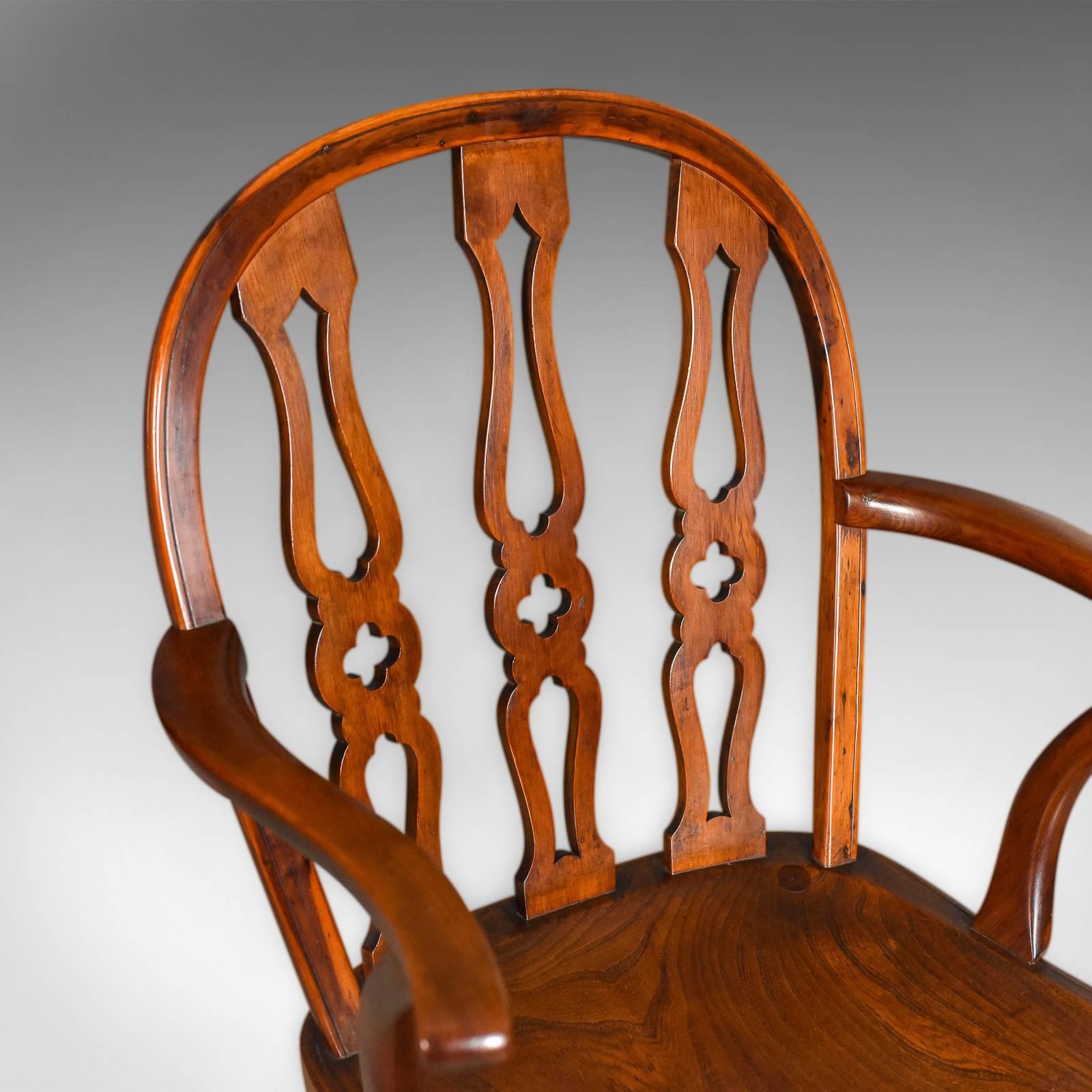 Chiltern Bodgers Chair, High Wycombe, English, Yew Elm Windsor, circa 1948 In Excellent Condition In Hele, Devon, GB