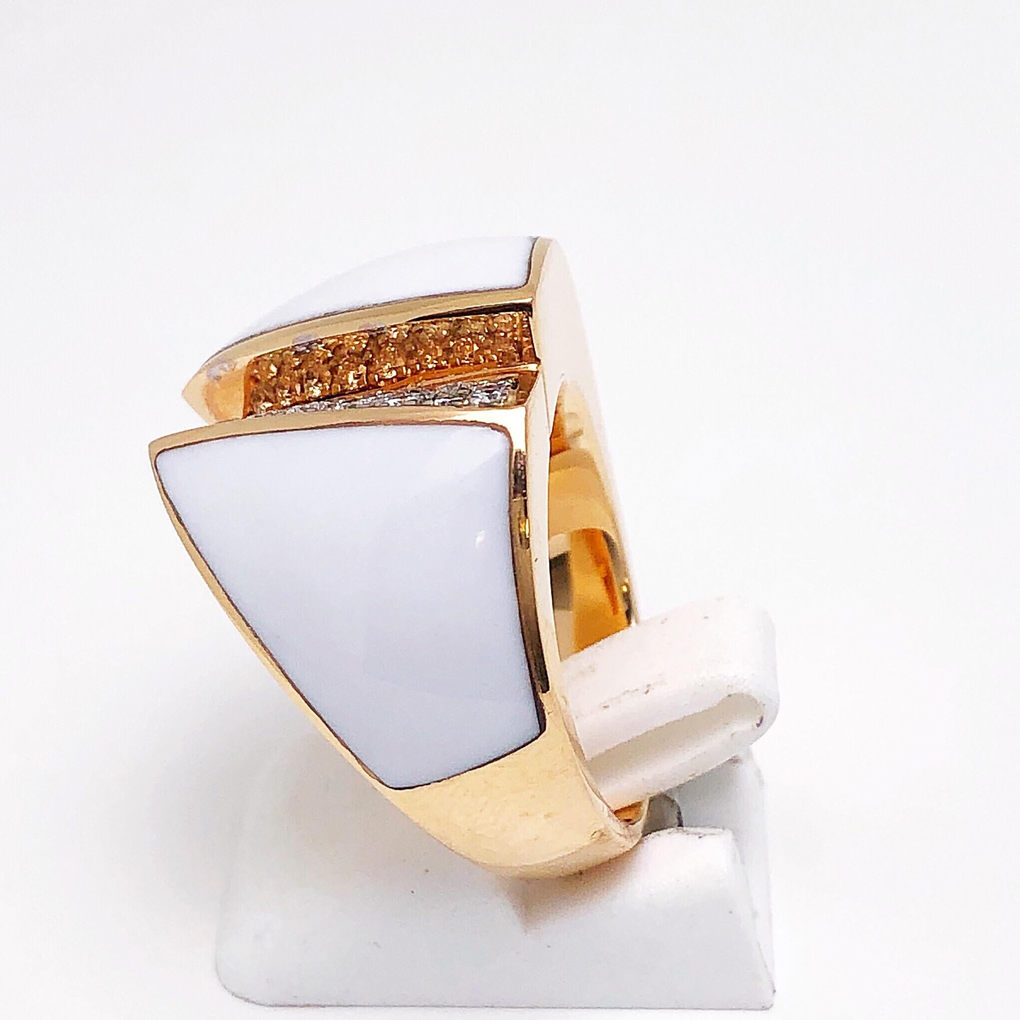 Round Cut Chimento 18 Karat Rose Gold Desiderio Ring with White Agate and Diamonds For Sale