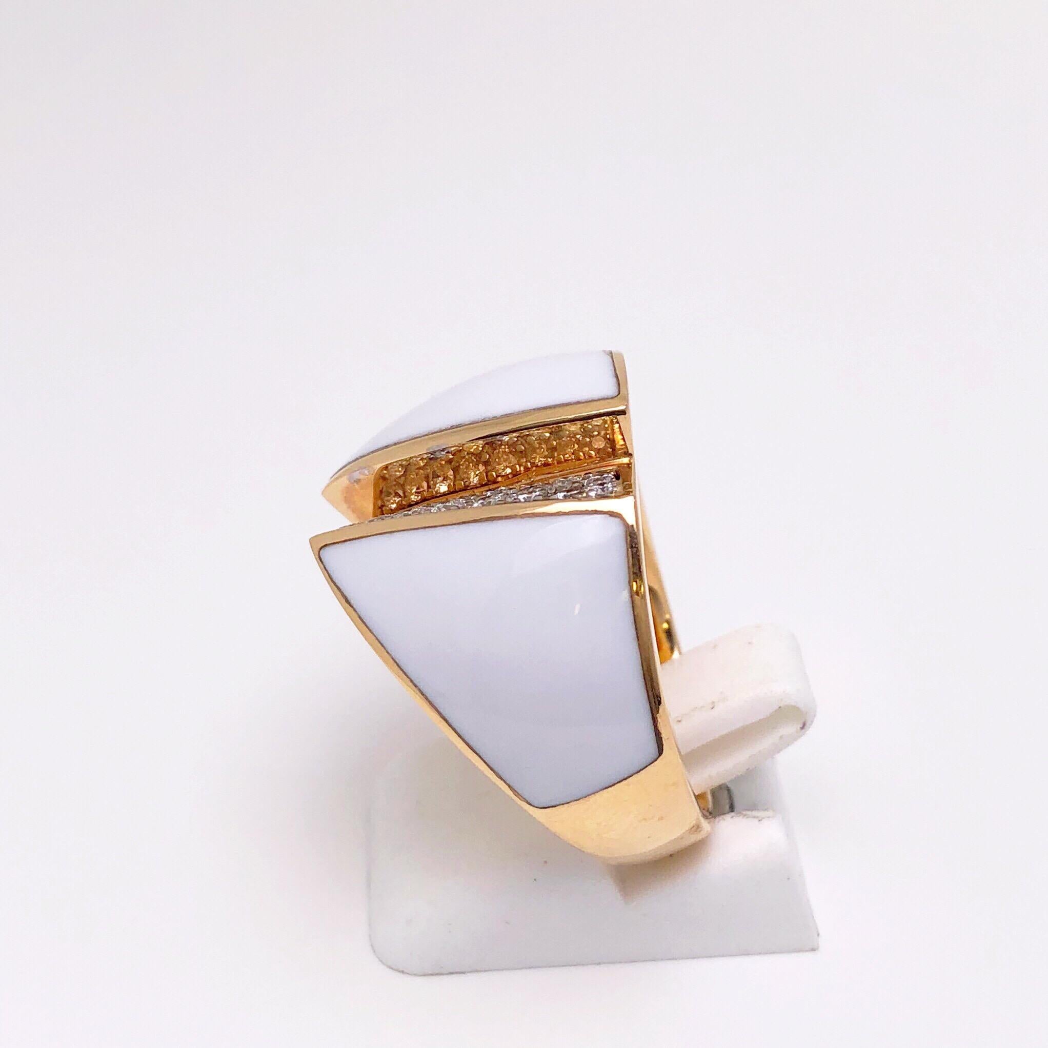 Women's or Men's Chimento 18 Karat Rose Gold Desiderio Ring with White Agate and Diamonds For Sale