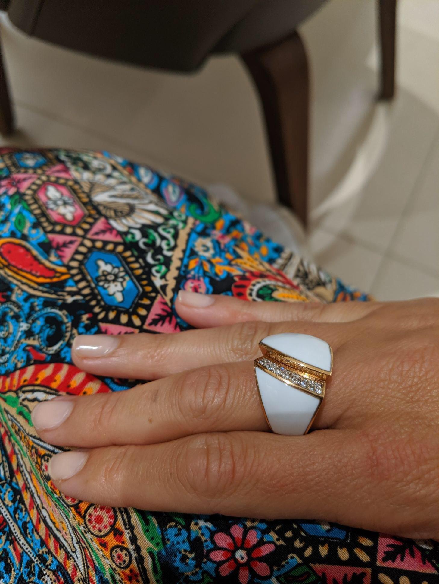 Women's or Men's Chimento 18 Karat Rose Gold Desiderio Ring with White Agate and Diamonds For Sale
