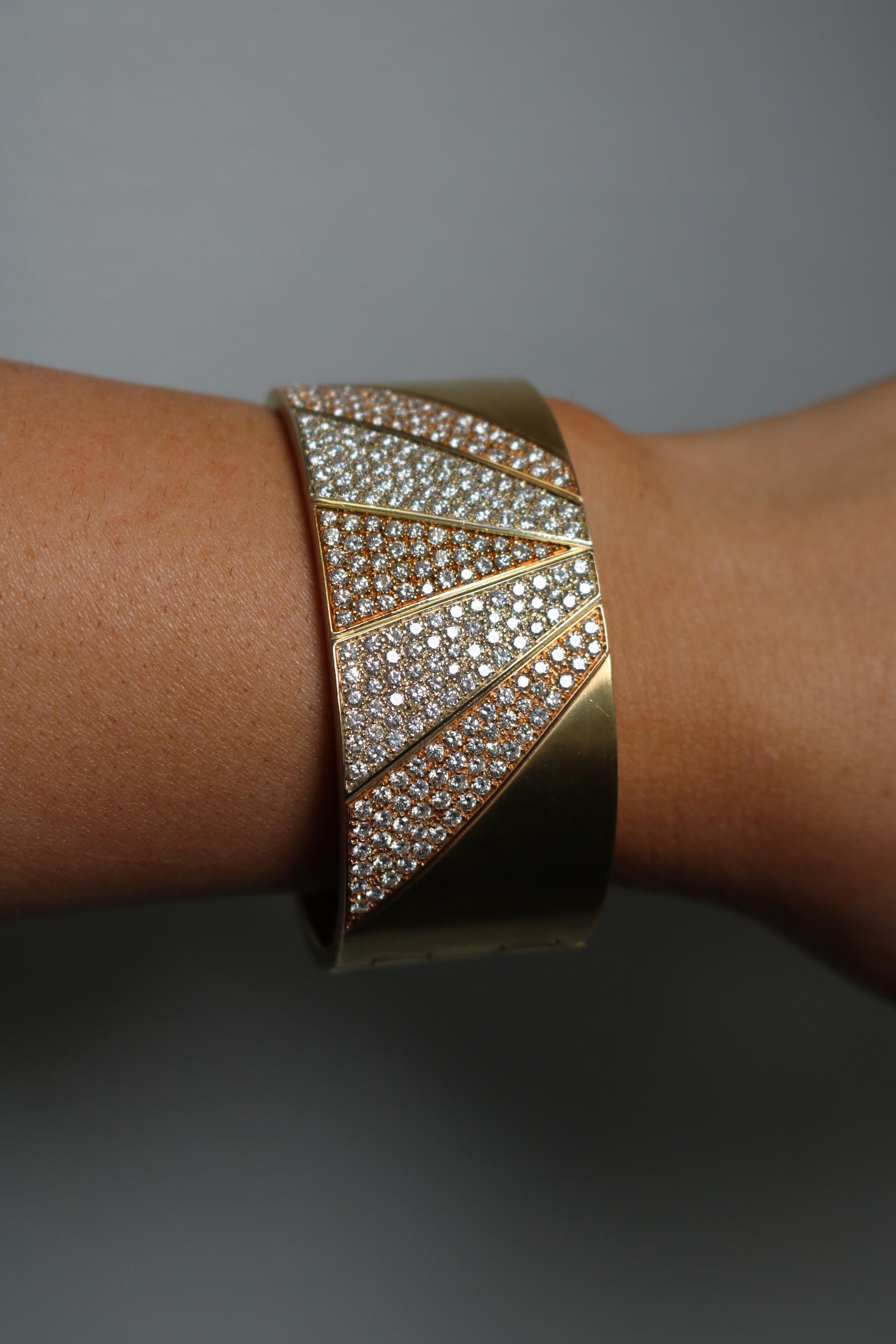 Chimento Bracciale alba con diamanti 18 carati in oro giallo massiccio ~11.56ctw in vendita 8