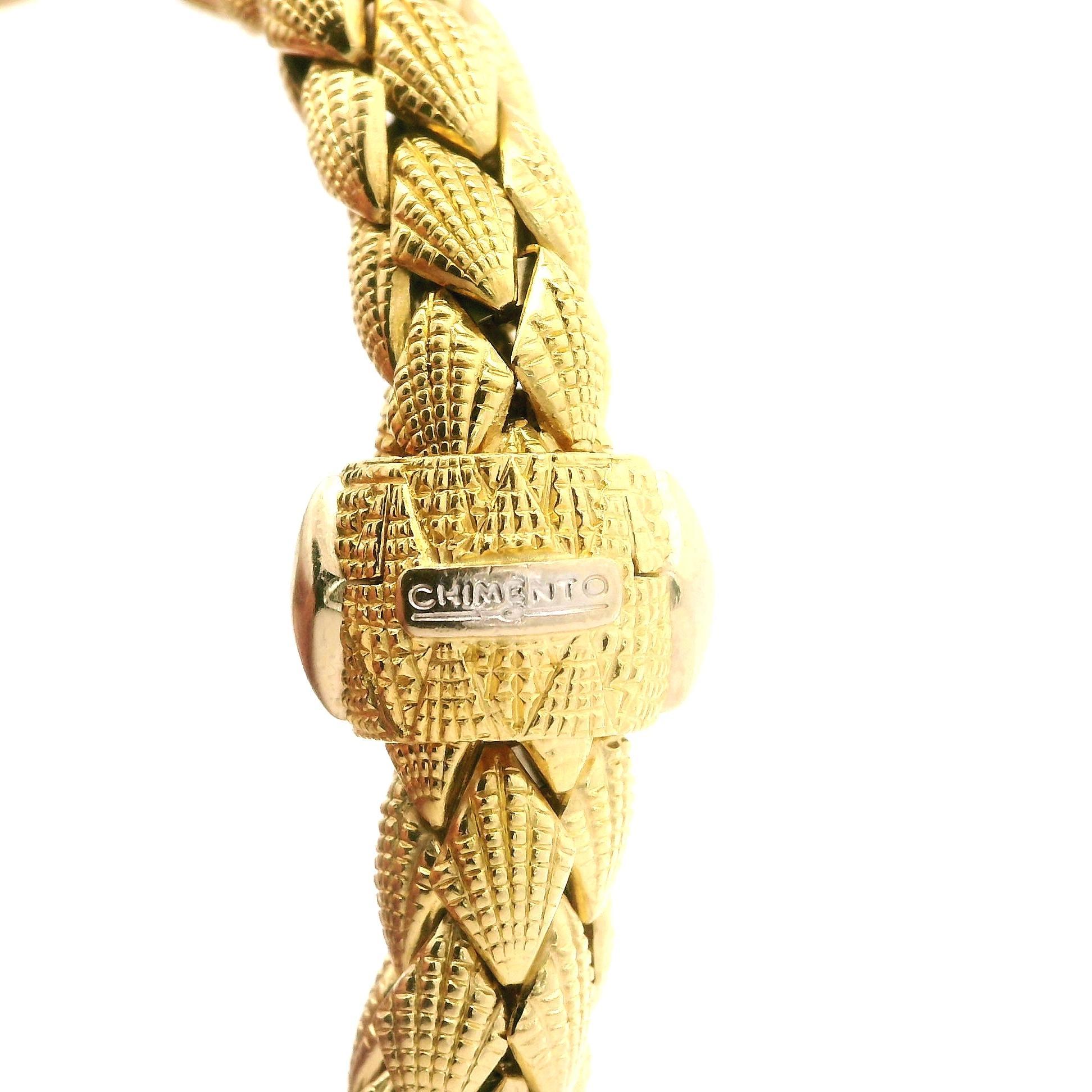 --Pierre(s) :...
(1) Diamant naturel véritable - taille ronde - serti en pavé - couleur blanche - Accent sur le fermoir

MATERIAL : Or jaune 18k massif avec des accents d'or blanc sur le fermoir
Poids : 33.9 grammes
Type : Lien de tube à