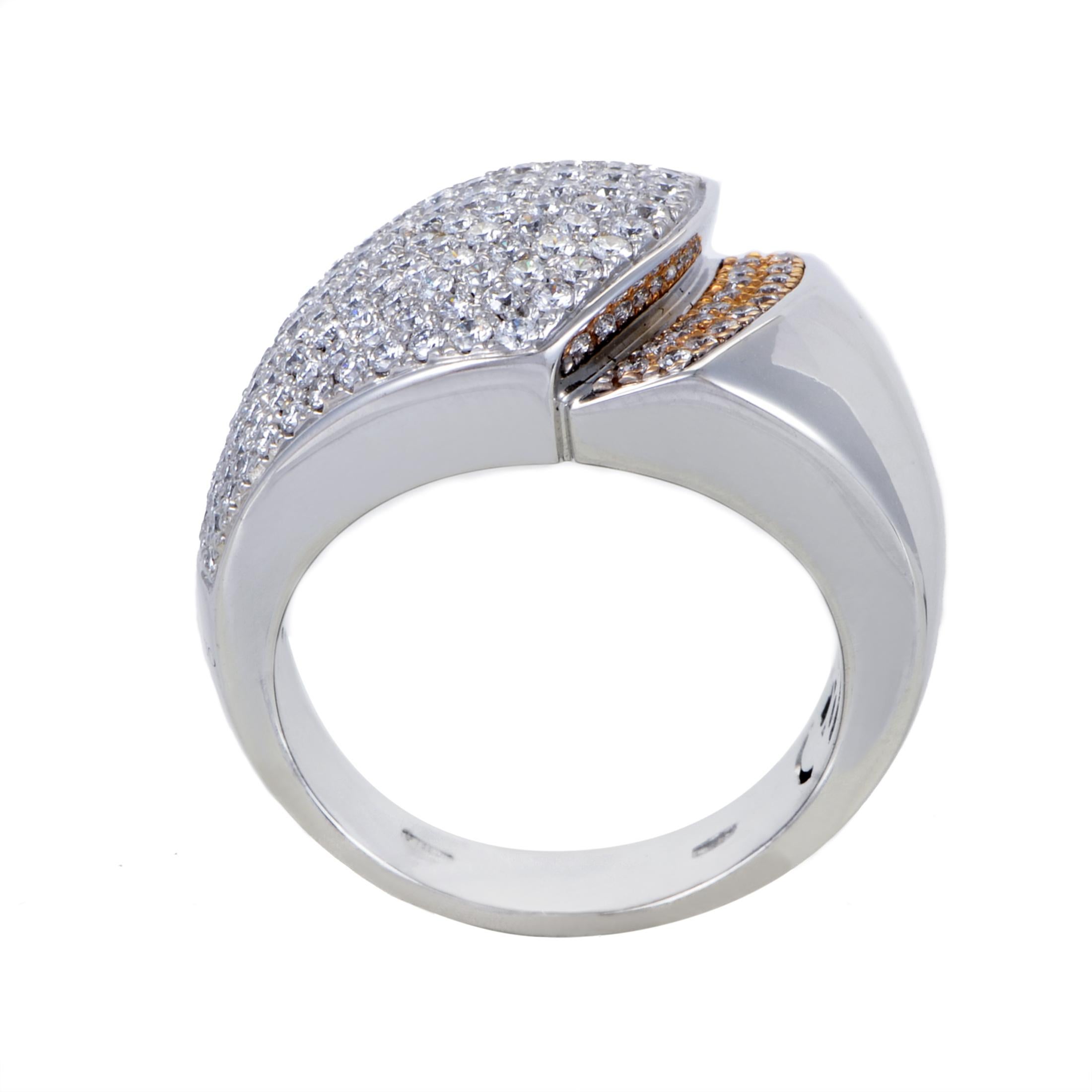 This dazzling ring from Chimento's Desiderio collection boasts a modern appeal that is quite eye-catching. The ring is made of 18K white gold and is accented with a golden yellow color, as well as 1.40ct of diamonds.
