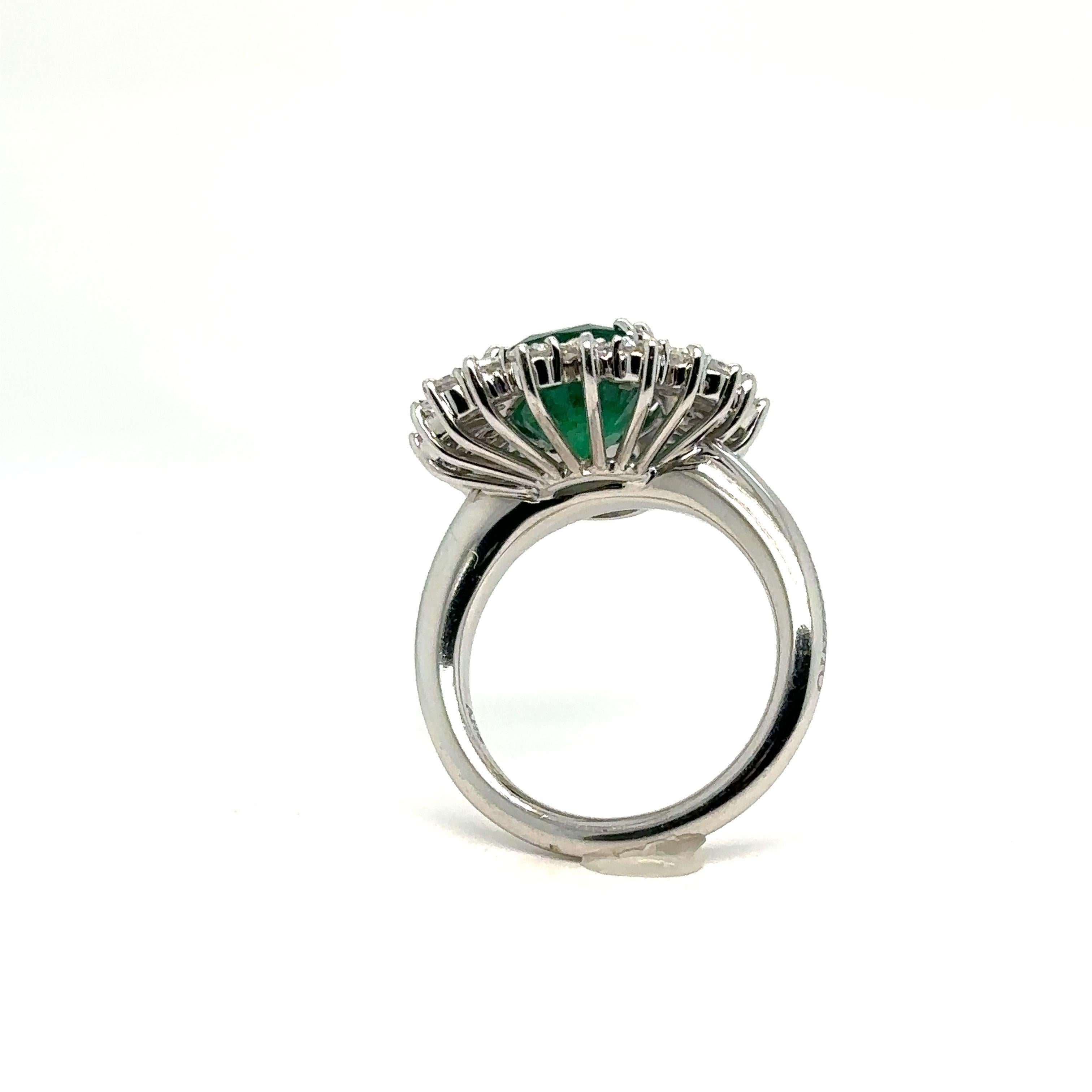 Chimento Princess Ring Emerald Carats Diamonds White Gold 18 Karat For Sale 3