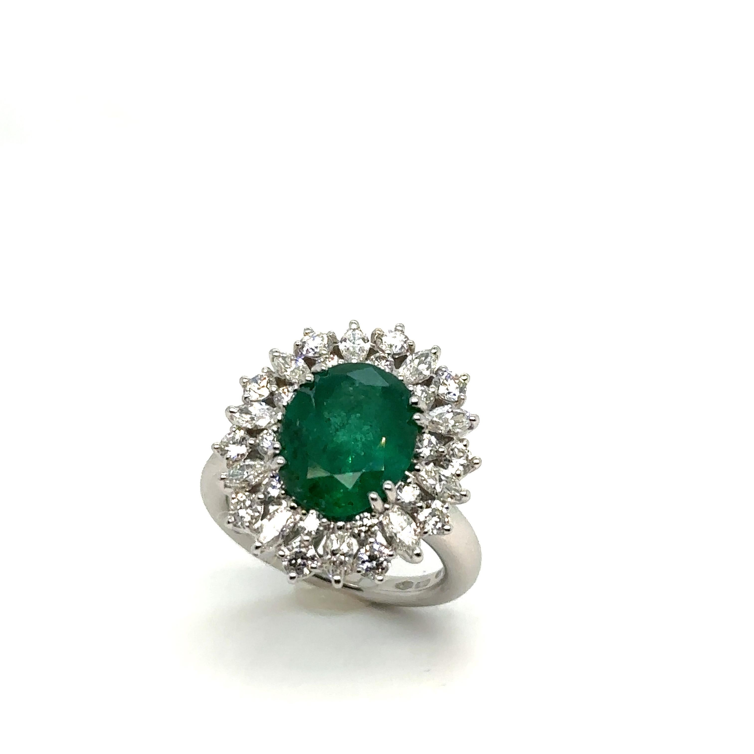 Chimento Princess Ring Emerald Carats Diamonds White Gold 18 Karat For Sale 5
