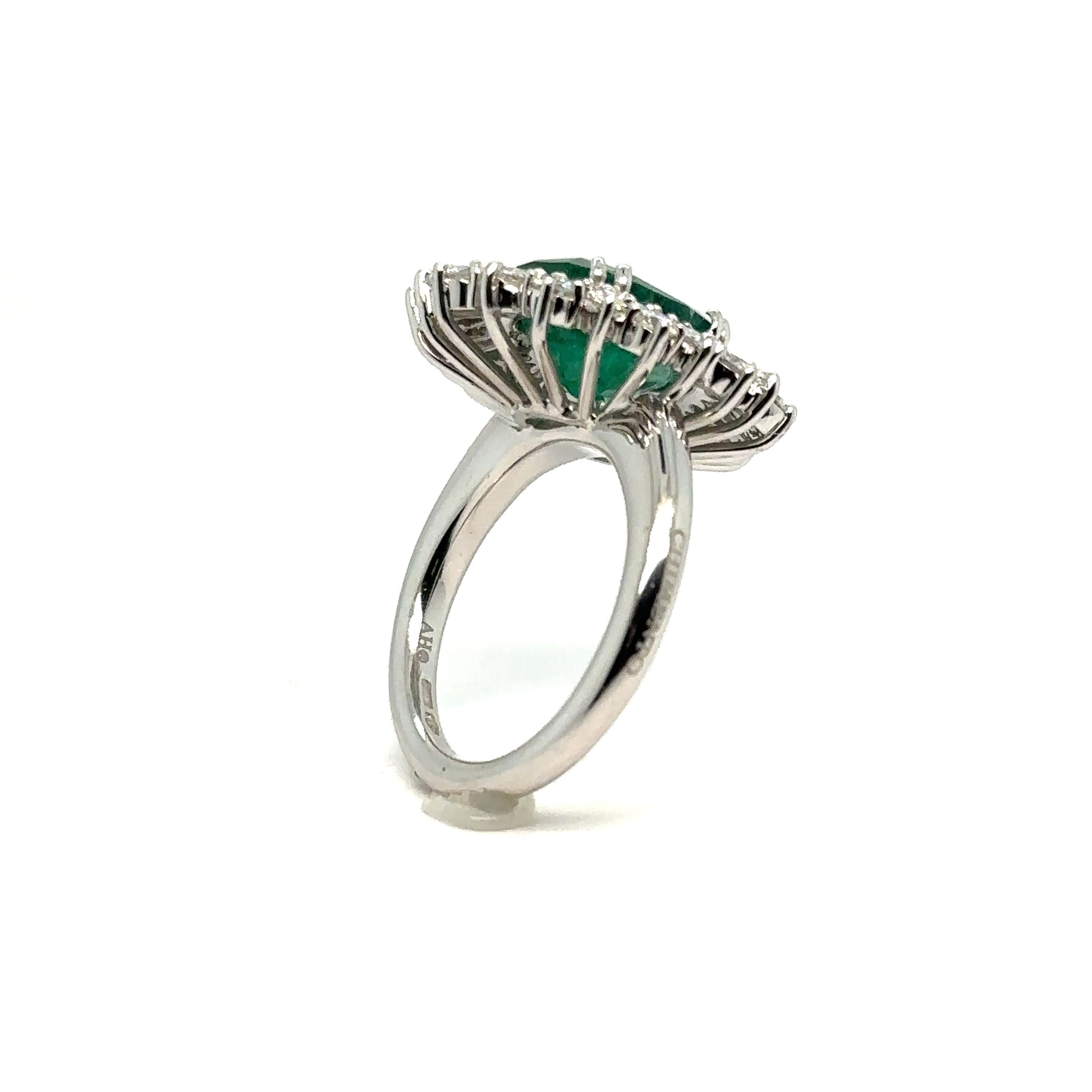 Chimento Princess Ring Emerald Carats Diamonds White Gold 18 Karat For Sale 2
