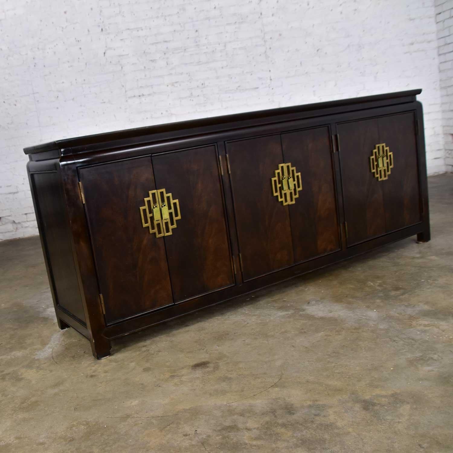 Chin Hua Buffet or Credenza by Raymond K. Sobota for Century Furniture In Good Condition In Topeka, KS