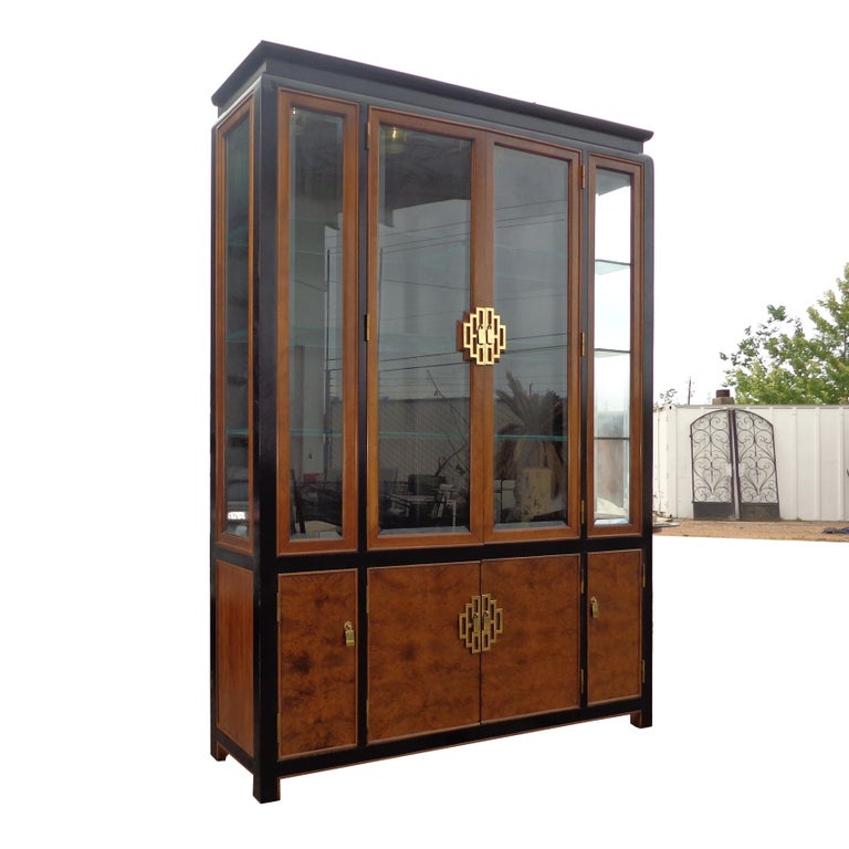 Mid-Century Modern Chin Hua Display Cabinet by Raymond Sobota for Century Furniture For Sale