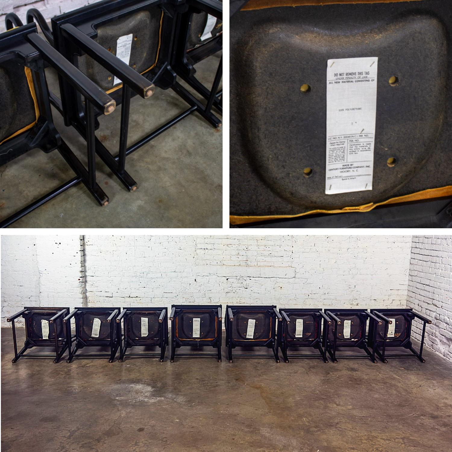 Chin Hua Ensemble de 8 chaises de salle à manger 4 côtés et 2 accoudoirs par Raymond K. Sobota pour Century en vente 8