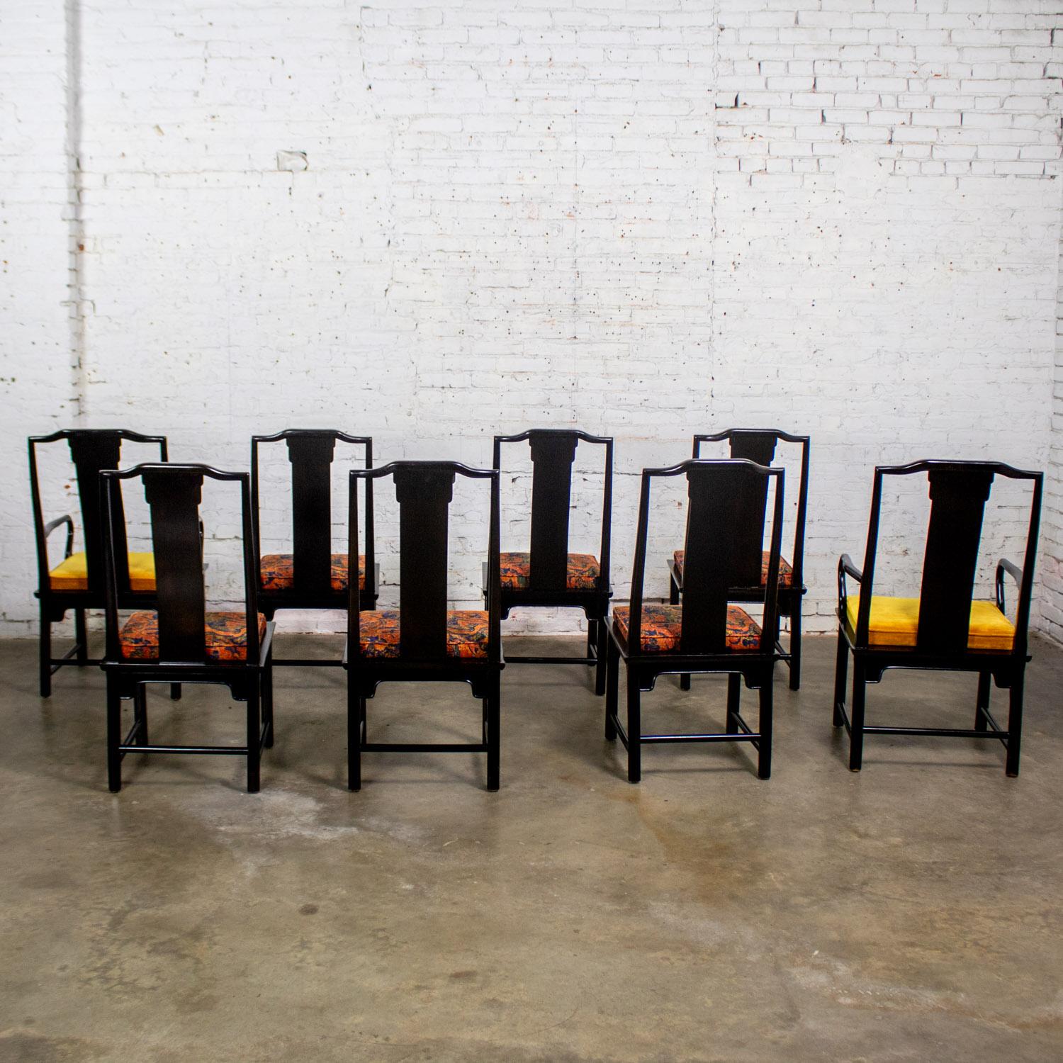 Tissu Chin Hua Ensemble de 8 chaises de salle à manger 4 côtés et 2 accoudoirs par Raymond K. Sobota pour Century en vente