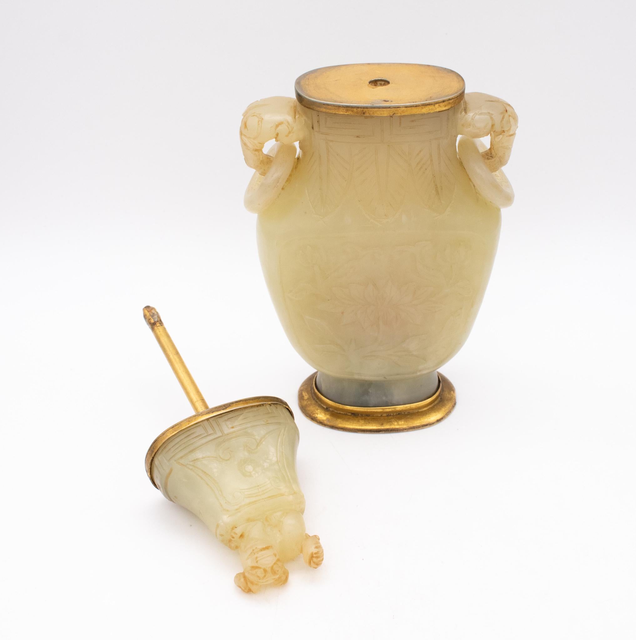 Hand-Carved China 1880 Qing Dynasty Nephrite Jadeite Jade Urn Vase Por Perfumed Oil Scents