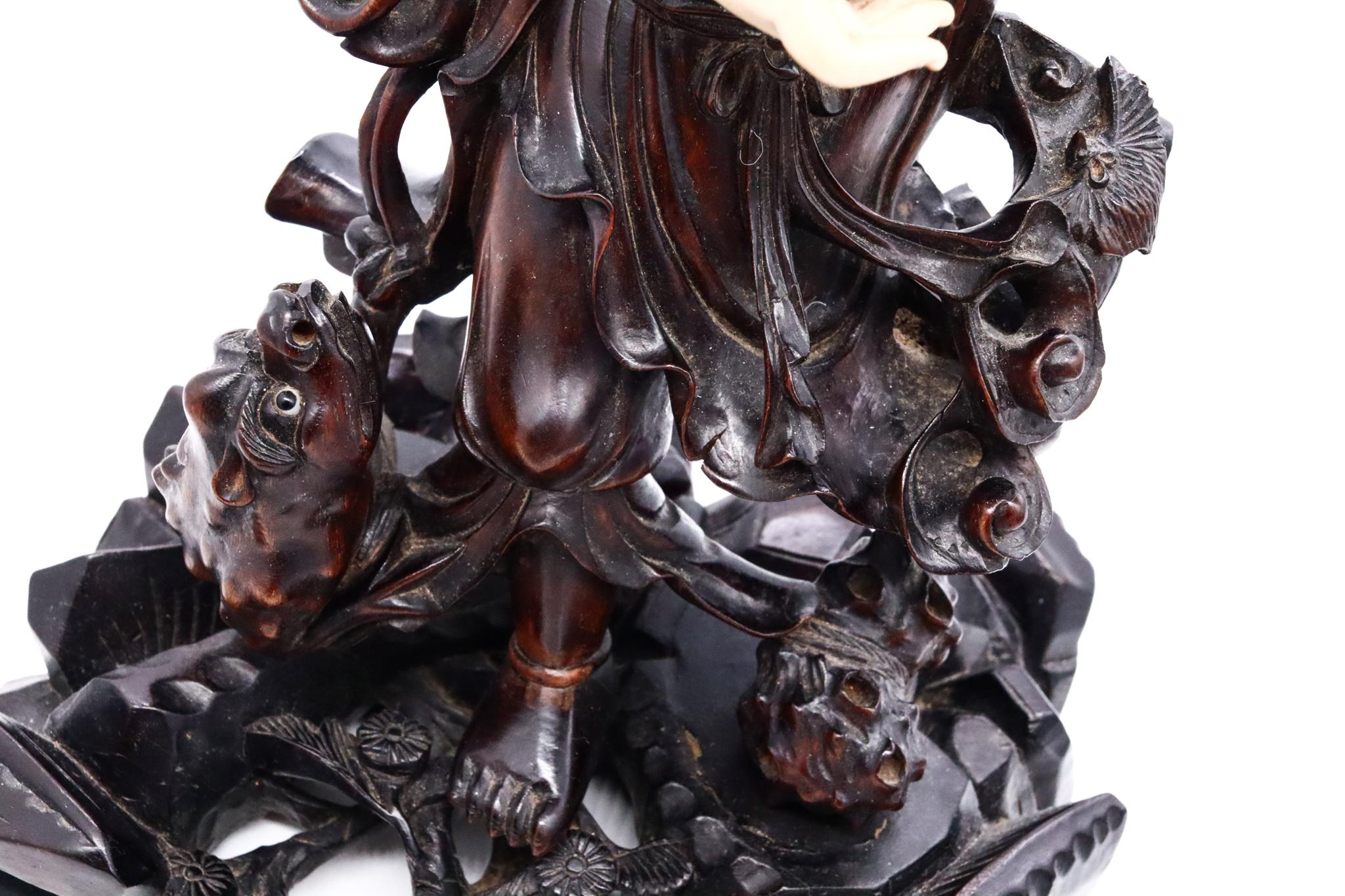 China 1880 Qing Dynasty Sculpture of Liu Haichan Carved in Precious Rose Wood 2