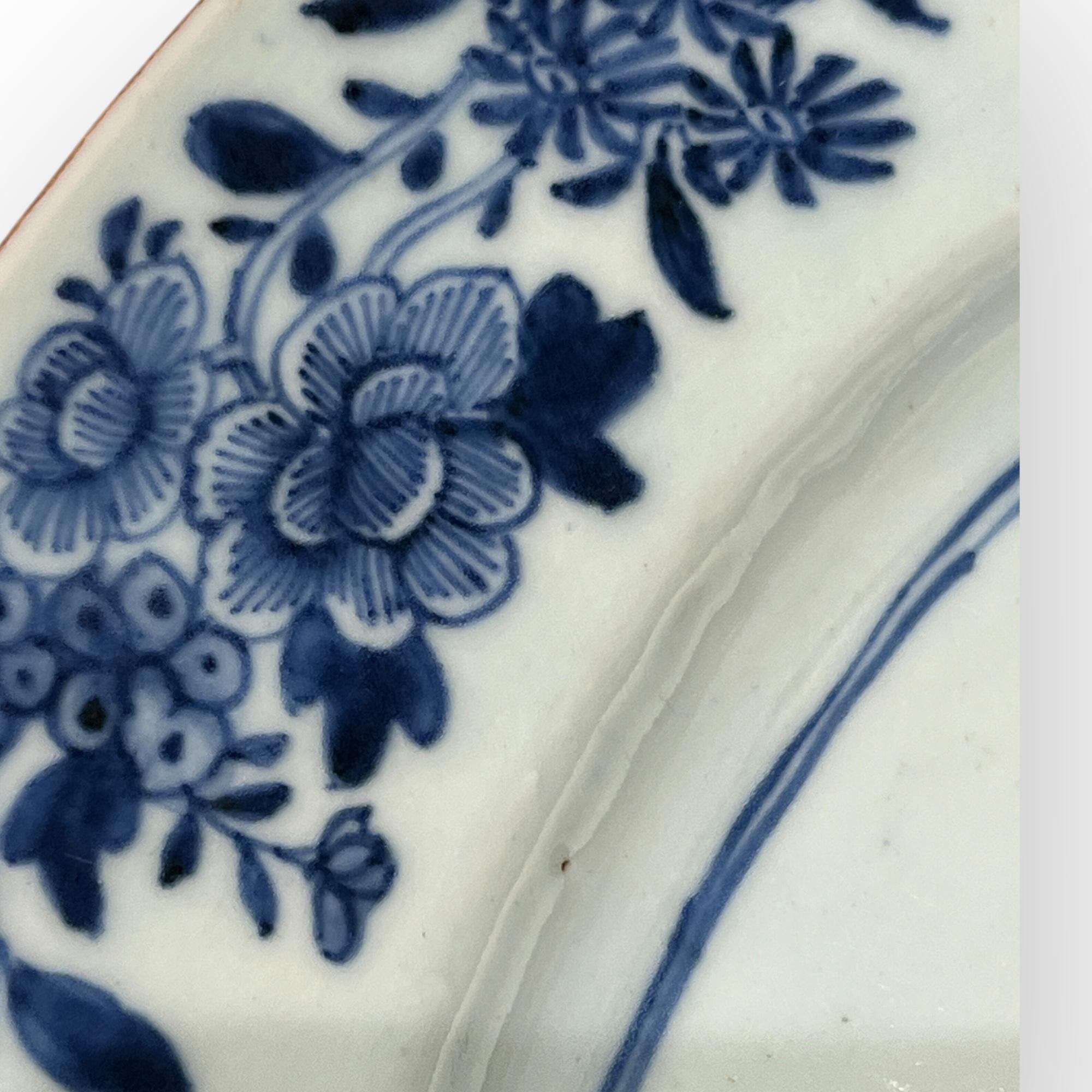 China, 18. Jahrhundert, blau-weiß verzierte Schale, um 1760 im Zustand „Hervorragend“ im Angebot in PARIS, FR