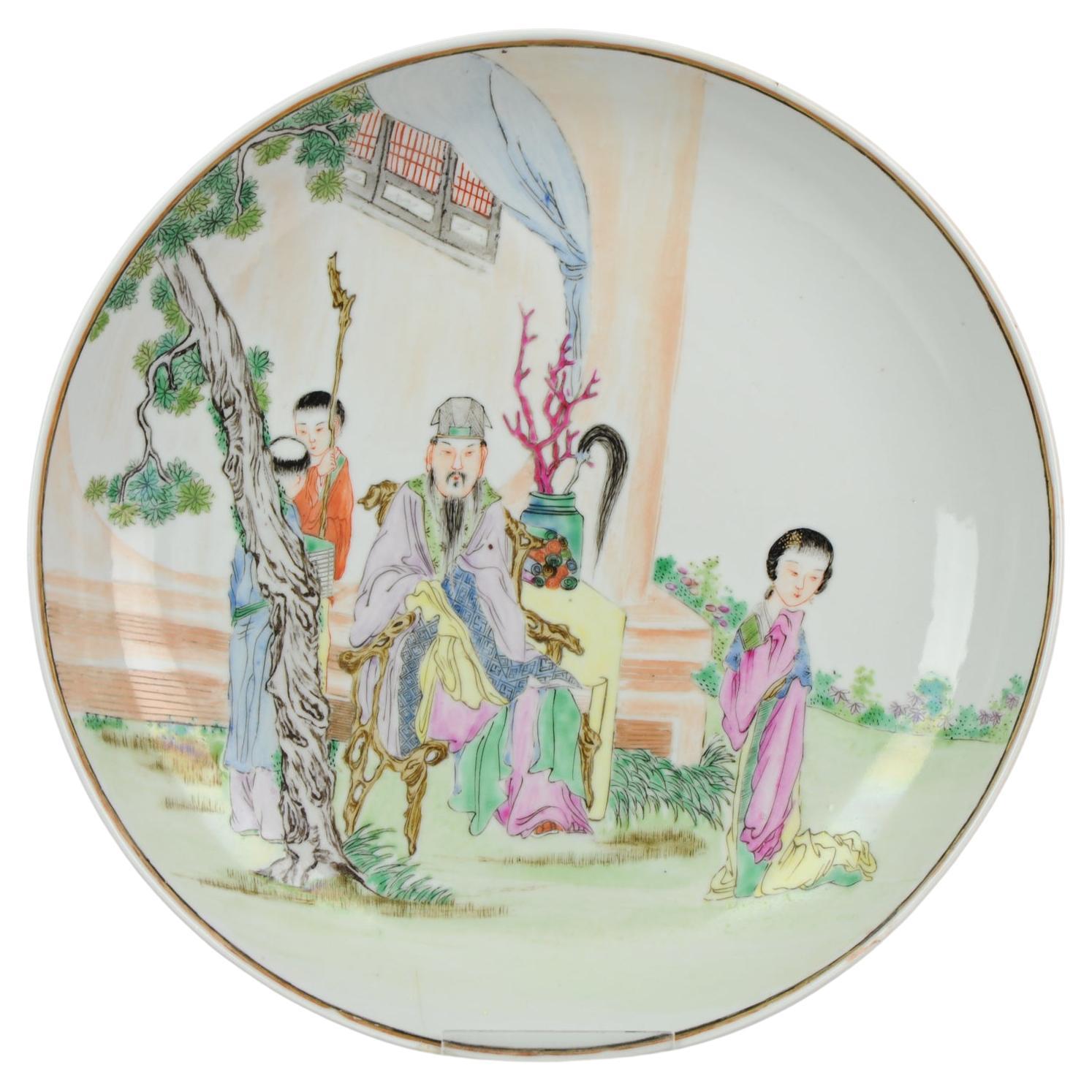 Assiette de jardin pagode en porcelaine chinoise Fencai aux couleurs douces (19/20c)