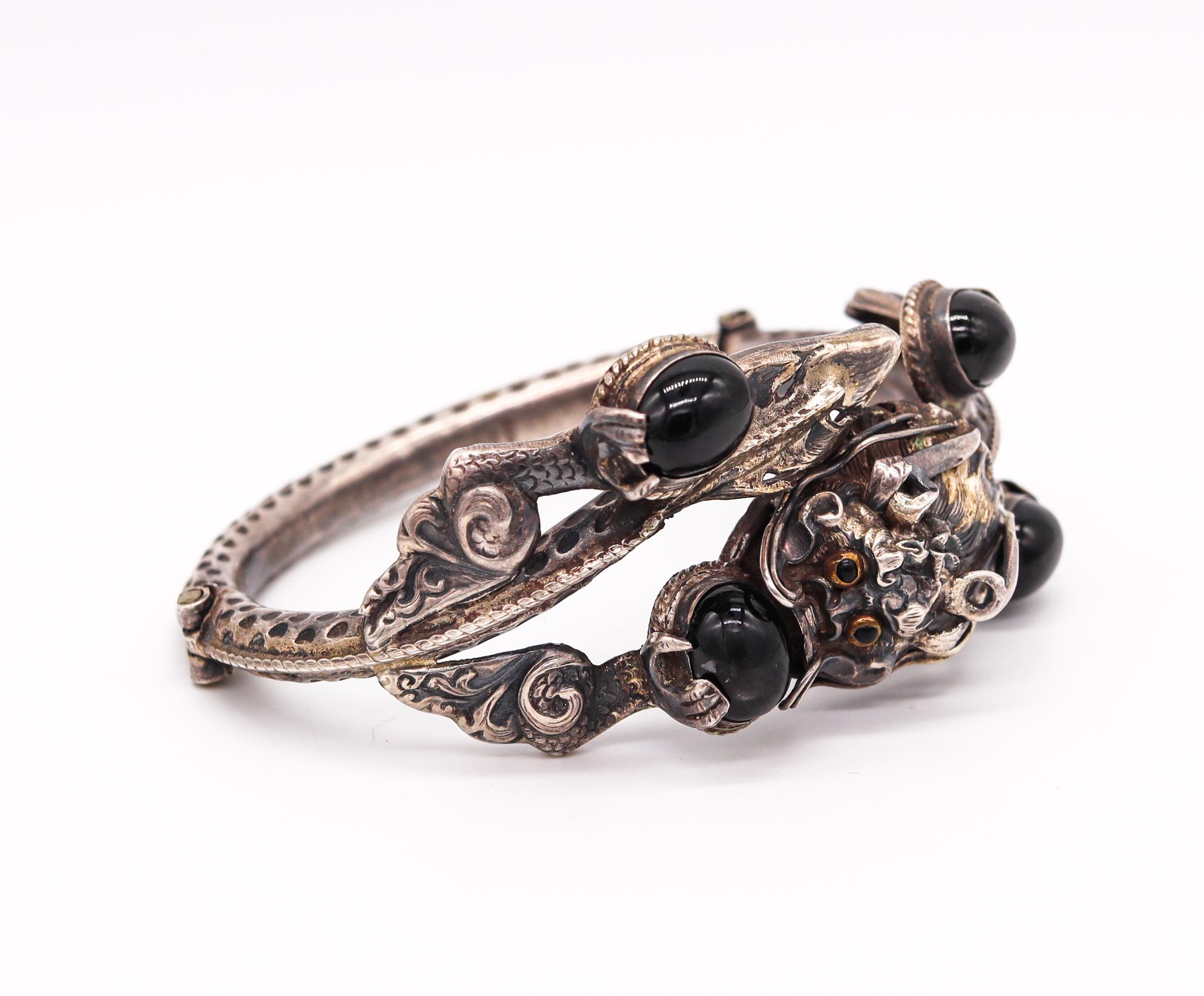 Late Victorian China 1900 Export Dragon Bracelet in 925 Sterling Silver with Cat's Eye Obsidian