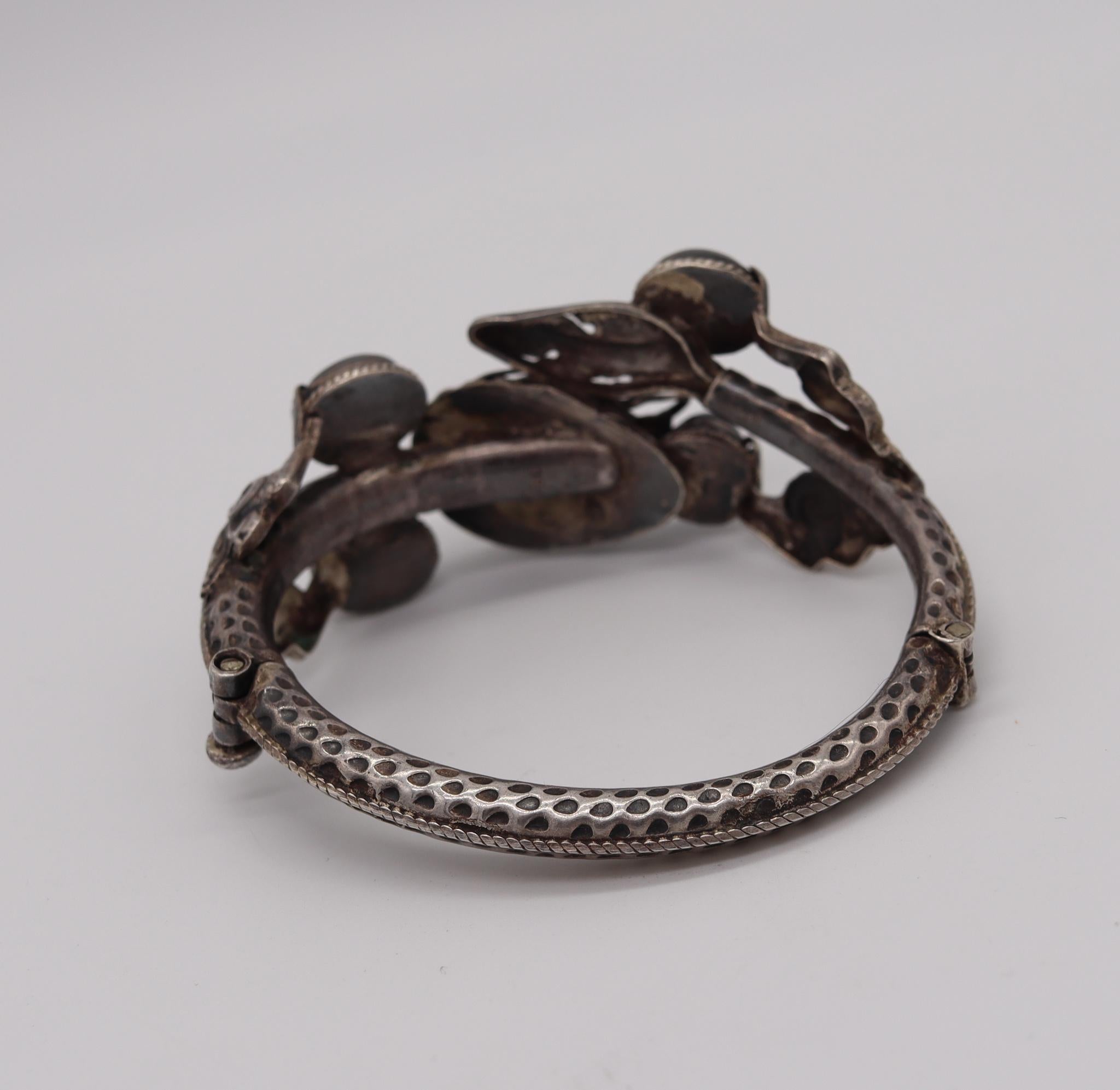 China 1900 Export Dragon Bracelet in 925 Sterling Silver with Cat's Eye Obsidian In Good Condition In Miami, FL