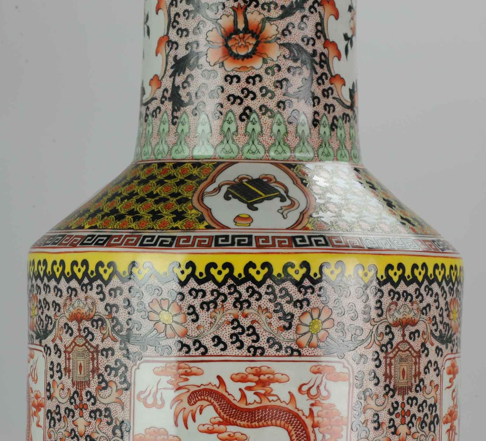 Chinesische Drachenvase aus chinesischem Porzellan, Mitte des 20. Jahrhunderts im Angebot 11