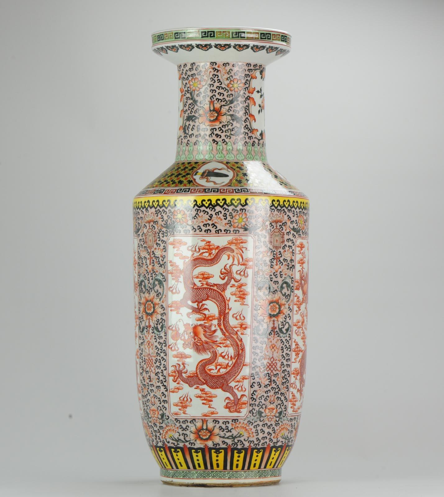 Chinesische Drachenvase aus chinesischem Porzellan, Mitte des 20. Jahrhunderts im Angebot 3