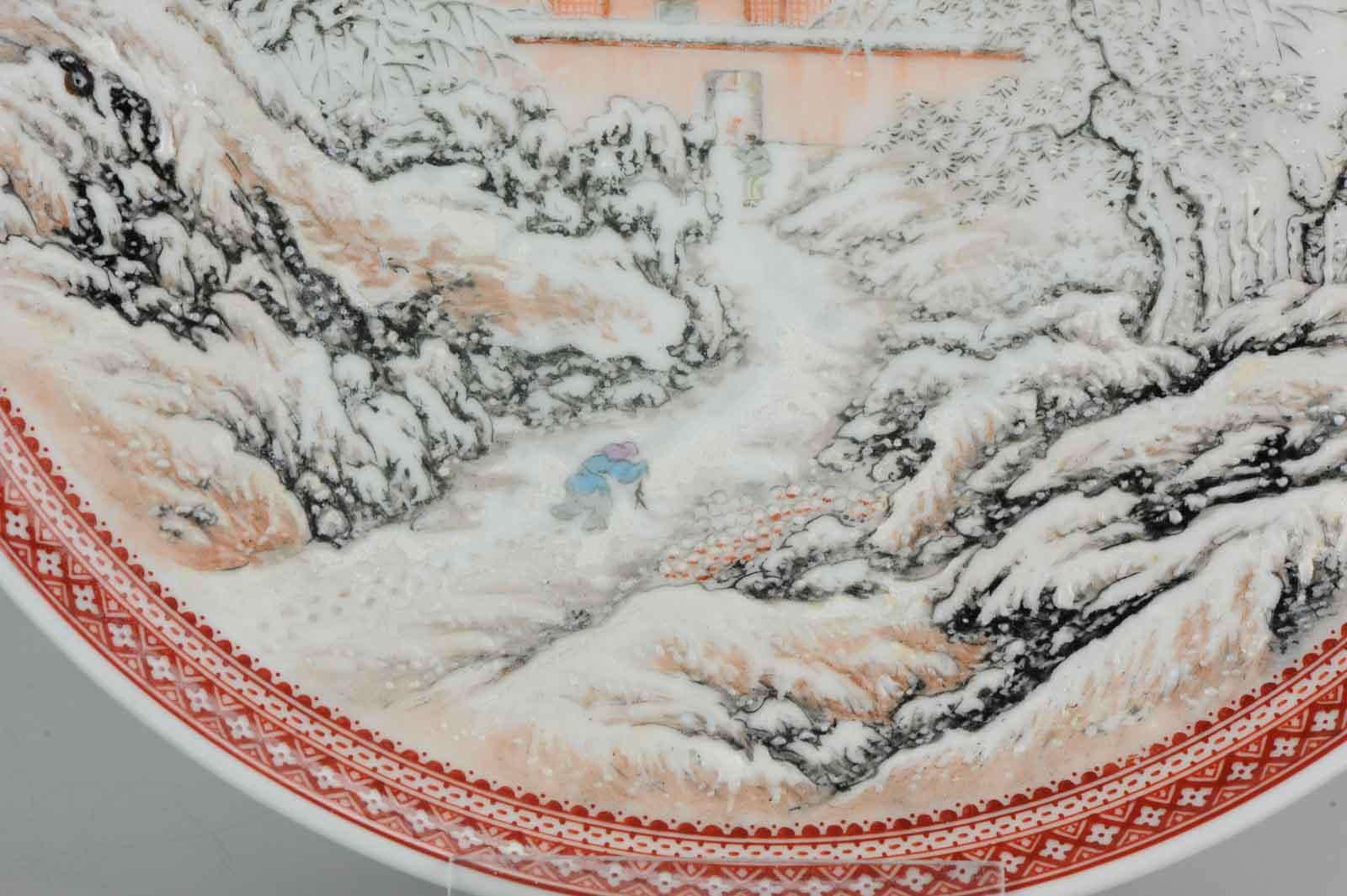 Assiette de paysage d'hiver en porcelaine de Chine du 20ème siècle Période de procécution en vente 7