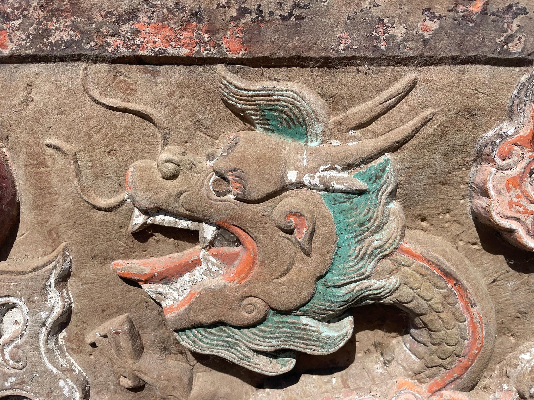  China Rare Antique Double Dragon Stone, 19. Jahrhundert  im Angebot 4