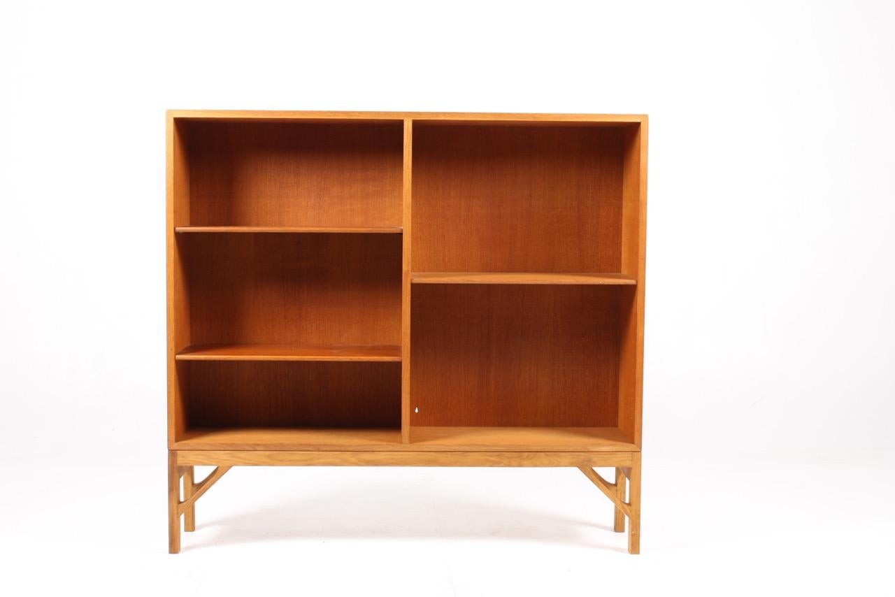 Low China bookcase in oak. Designed by MAA. Børge Mogensen in 1954, this piece is made by CM Madsen Cabinetmakers Denmark in the 1960s. Great original condition.