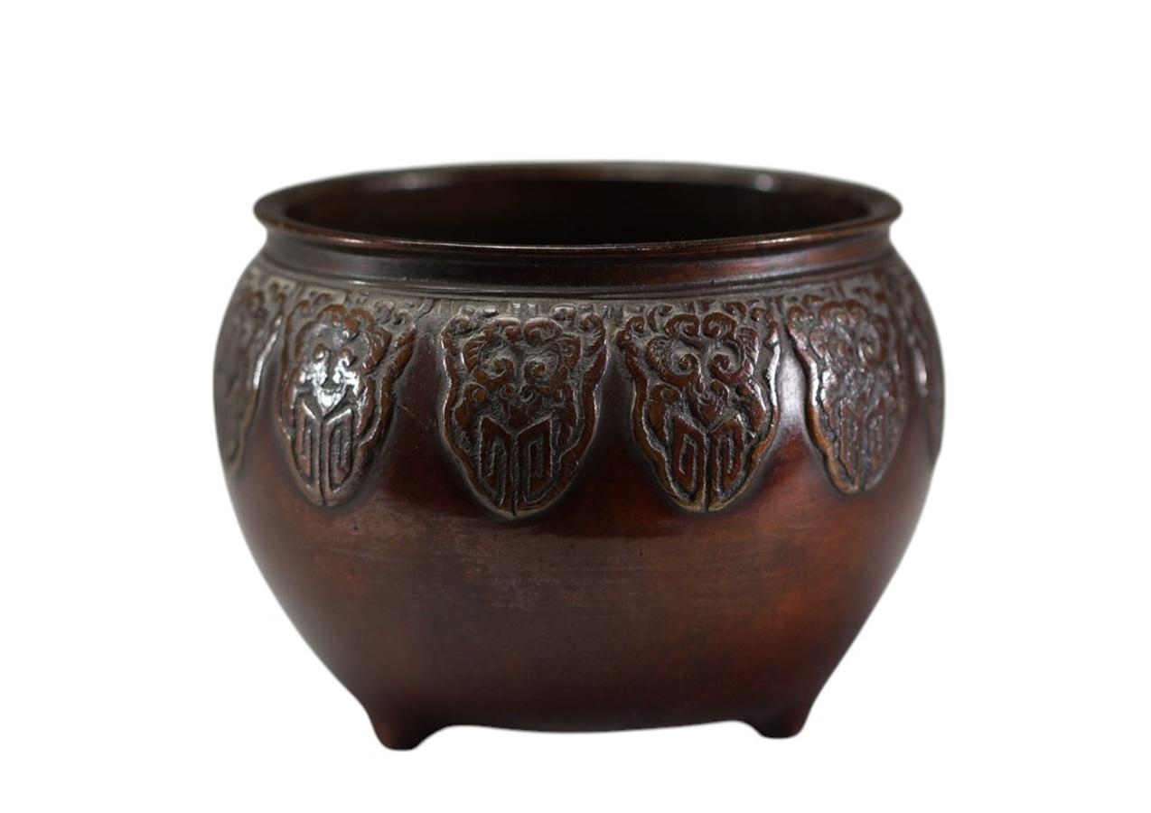 Chine, Brûleur d'encens en bronze à décor archaïque, Dynastie Qing, XIXe siècle en vente 1