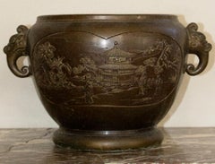 Tapa de olla de bronce de China con escenas de patios de palacio, hacia 1900