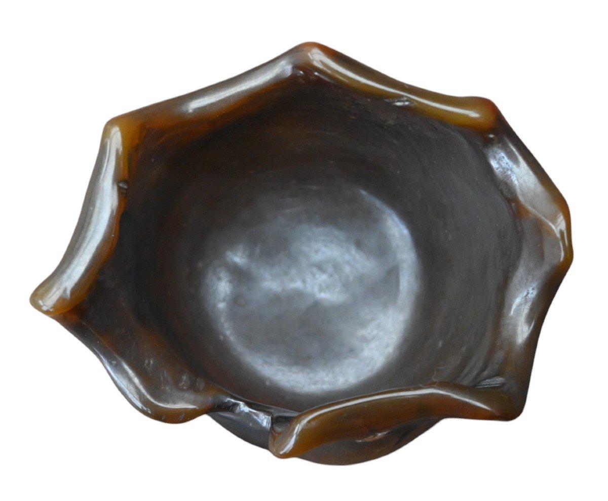 Sculpté à la main Chine, lave-brosse en agate sculptée, 19e siècle en vente