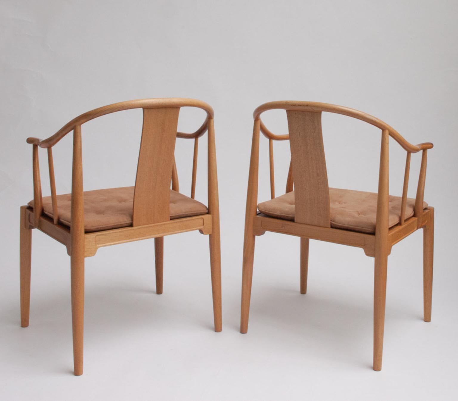 Scandinavian Modern China Chair by Hans J. Wegner, Set of Two For Sale