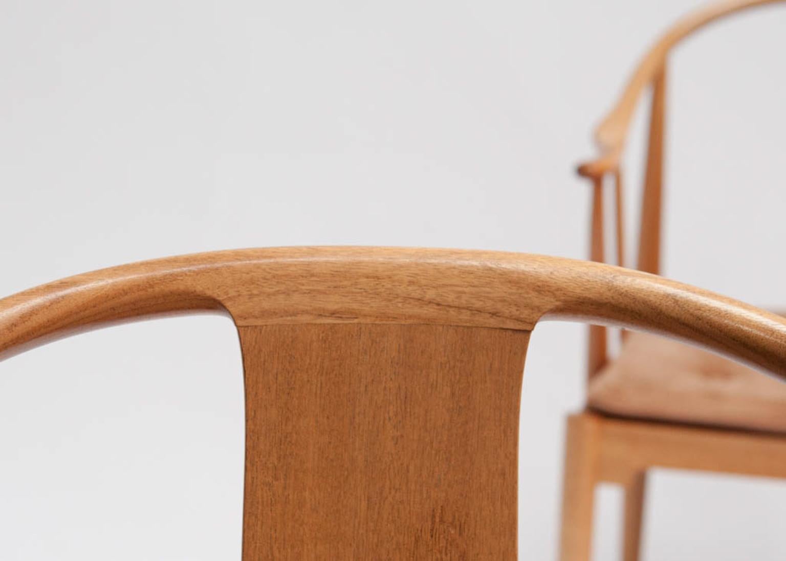 Mid-20th Century China Chair by Hans J. Wegner, Set of Two For Sale