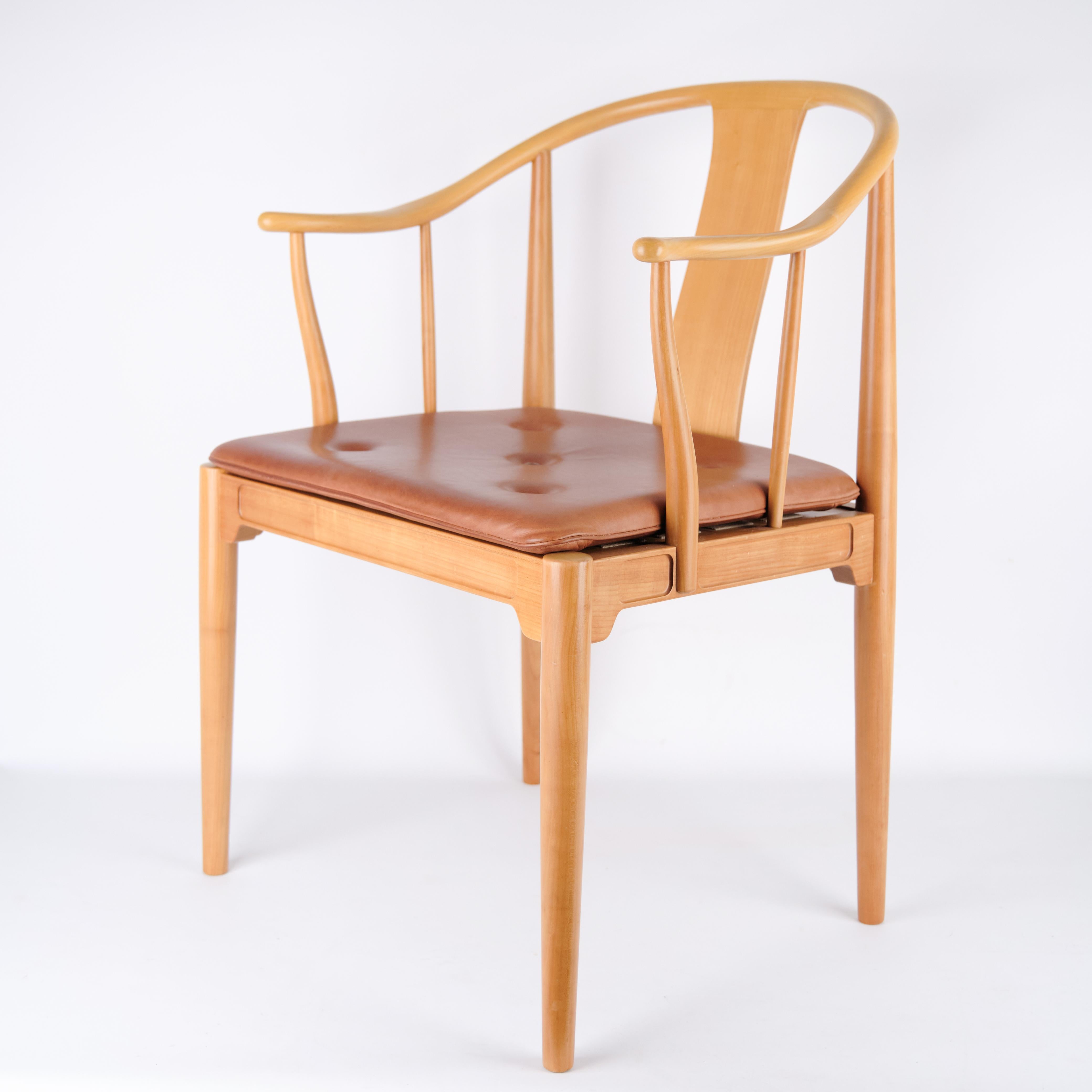 China Stuhl Modell FH 4283 in Kirsche Holz & Cognac Leder von Hans J. Wegner im Angebot 2