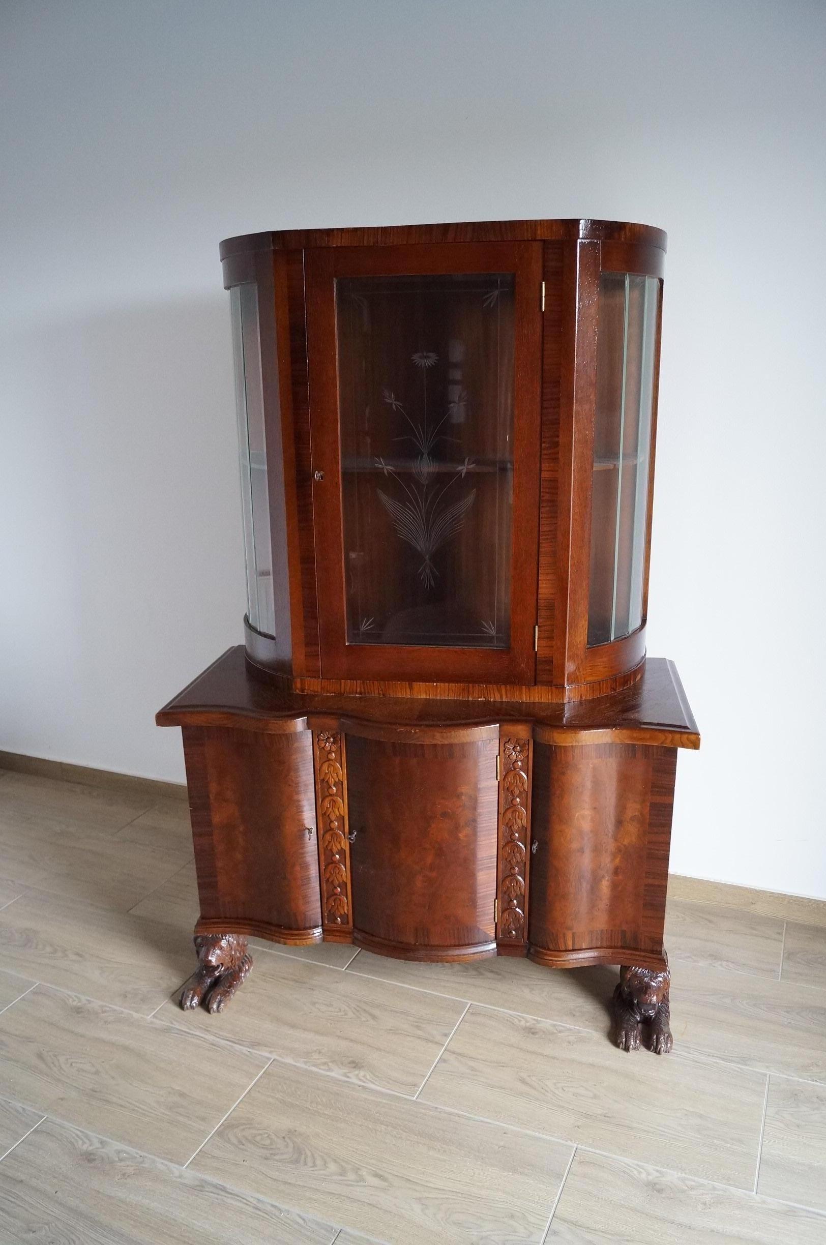 China closet from 1900.

Every piece of furniture that leaves our workshop from the beginning to the end is subjected to manual renovation, so as to restore its original condition from many years ago
(It has been cleaned to bare veneer,
