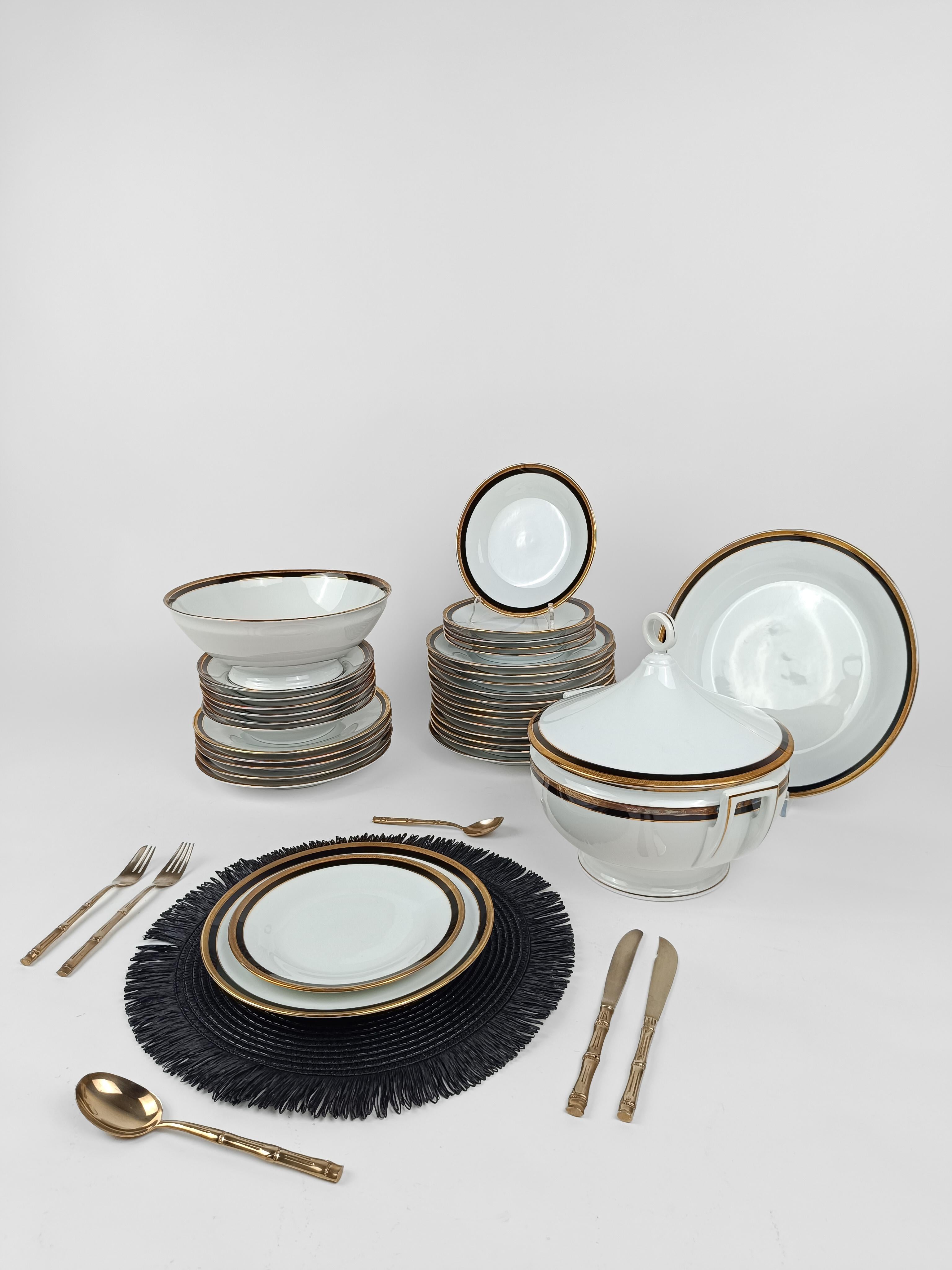 China Dinner Service for 6 by Richard Ginori Black Onice Rim, Gold Trim & Verge For Sale 4