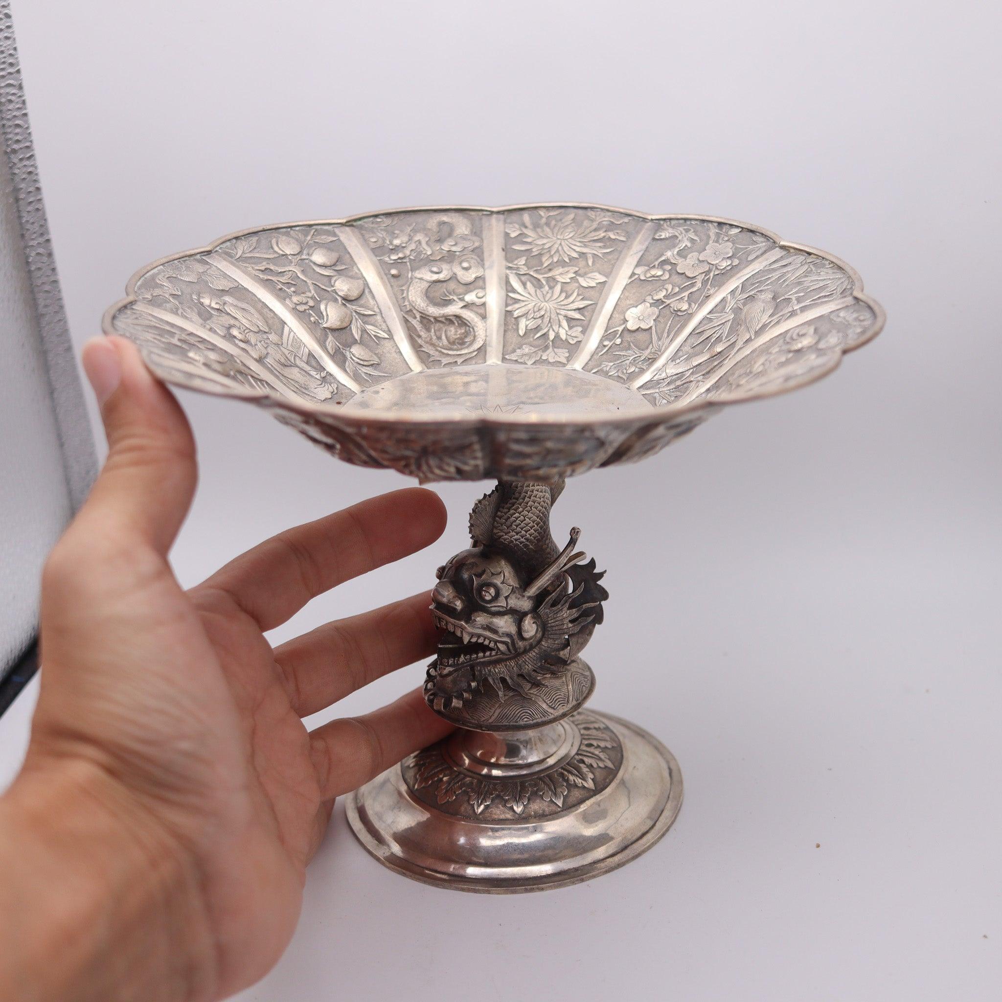 CHINA EXPORT 1875 Antike große Kompottschale mit mythologischem Drachenfisch aus Sterling (Silber) im Angebot