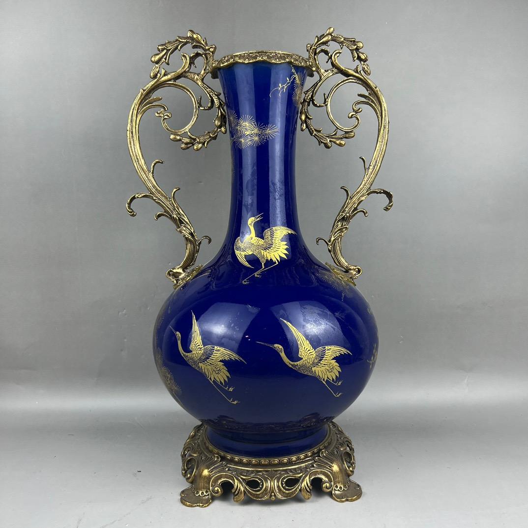 China Hand Painted Porcelain Vase with Bronze Bottom and Handle For Sale 1