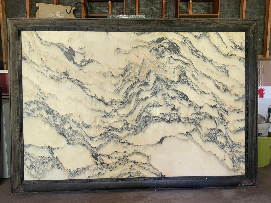 China Großer atemberaubender natürlicher Marmorstein „Painting“ Wunderschöne Bergspitzen  (Chinesisch) im Angebot