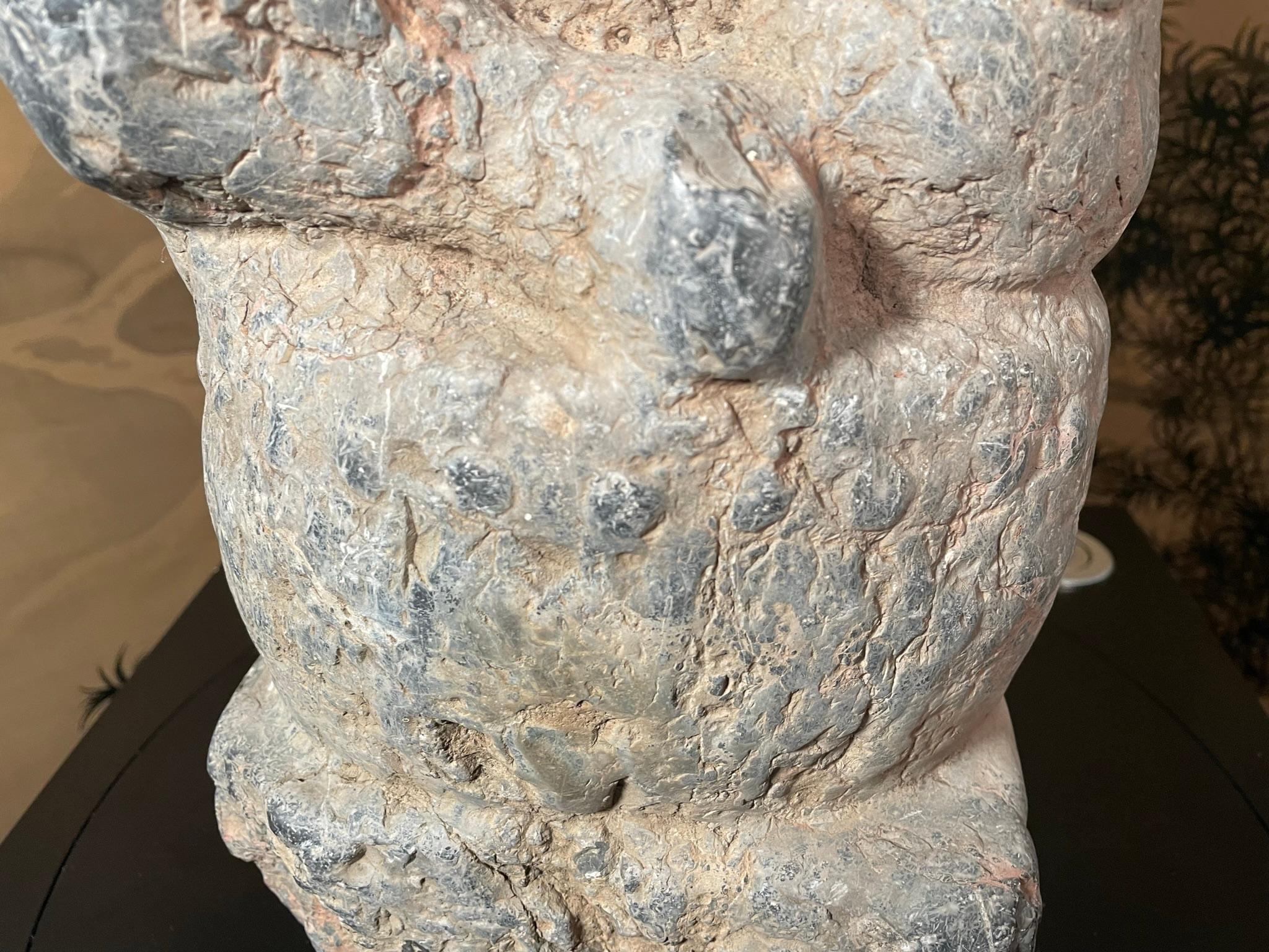 Tourneur de pierre ancien de Chine, dynastie Han 200 avant J.-C. en vente 1