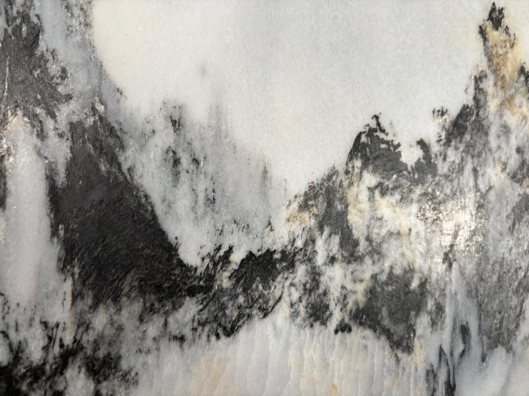 Große chinesische Steep Mountain Peaks, natürlicher Marmorstein, „Painting“, signiert  im Angebot 6
