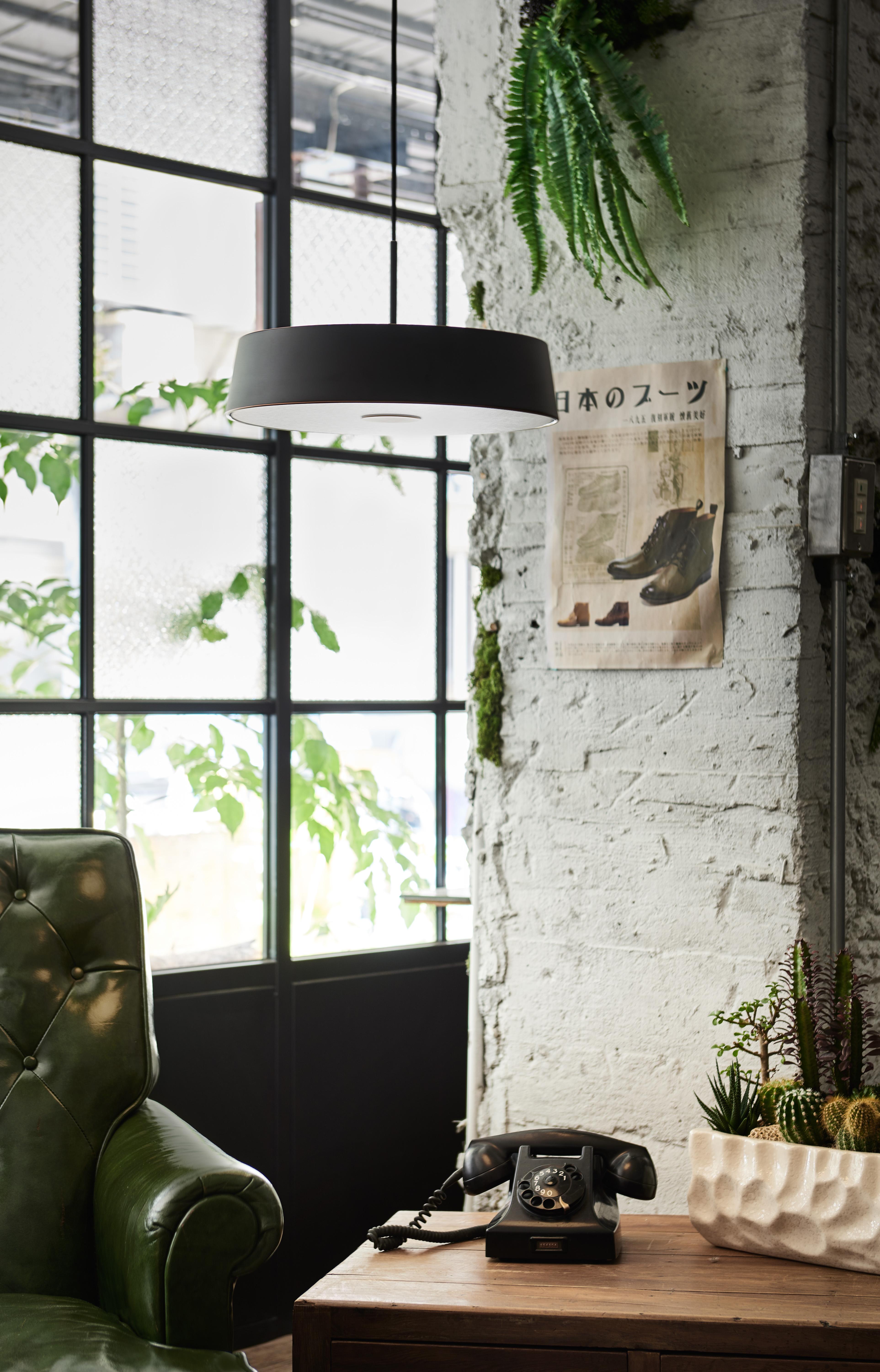 An iconic SEED design, the CHINA LED Pendant brings a classic shape into the new millennium. With a patented spinning DJ switch and immaculately crafted metal body the CHINA LED Pendant is a harmonious blend of new and old, making it a suitable